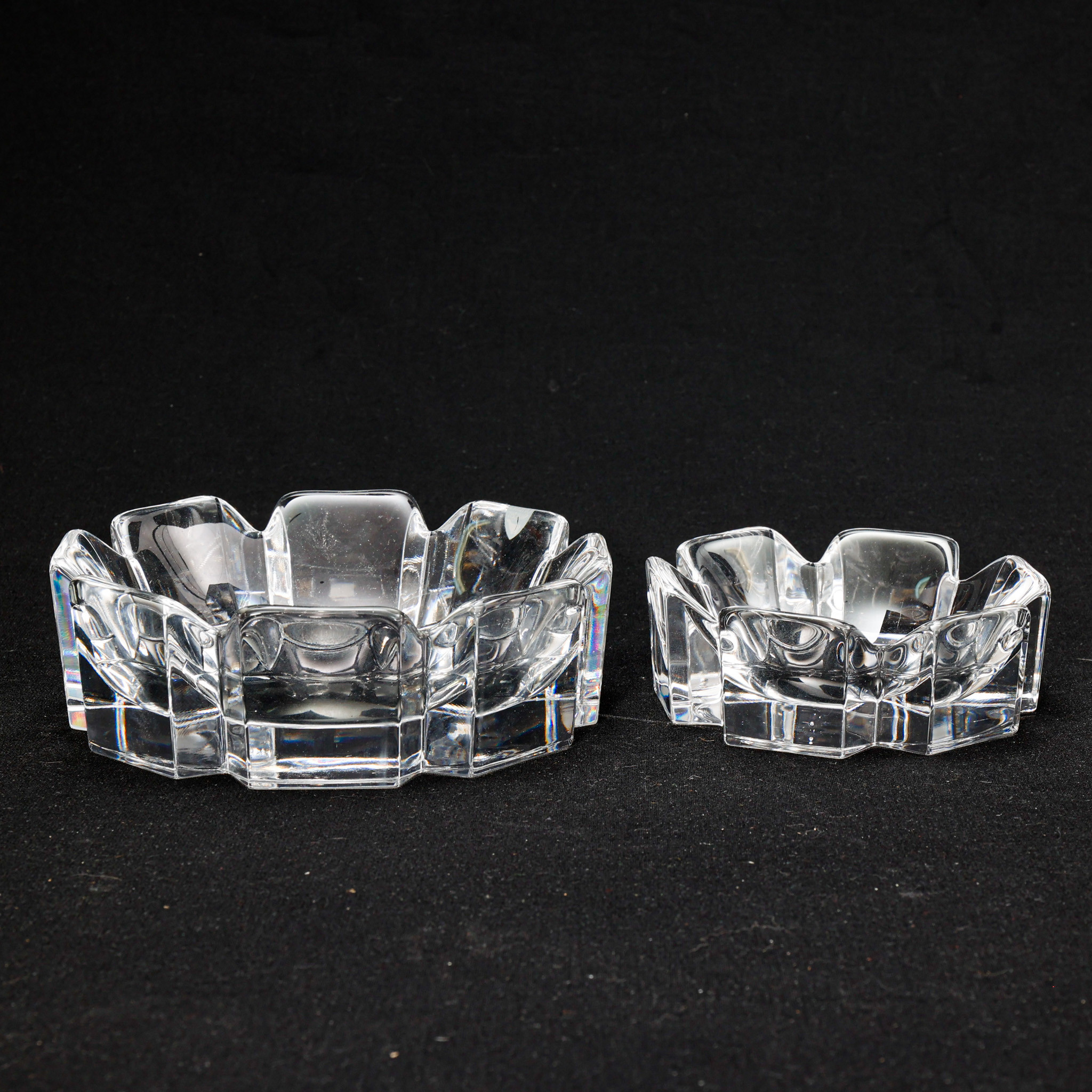 LARS HELLSTEN. SKÅL/ASKKOPP, 2 stycken, " corona ", kristall, Orrefors.