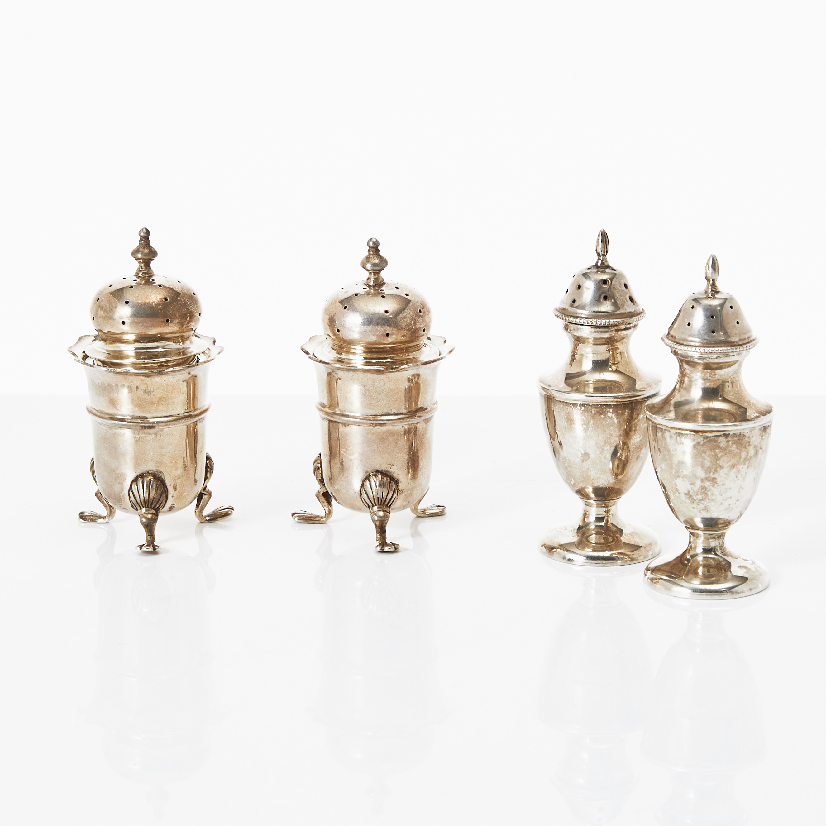 KRYDDKAR, 2 par, sterlingsilver, Elkington & Co, Birmingham 1907 resp. Goldsmiths & Silversmiths Co Ltd, London 1914.