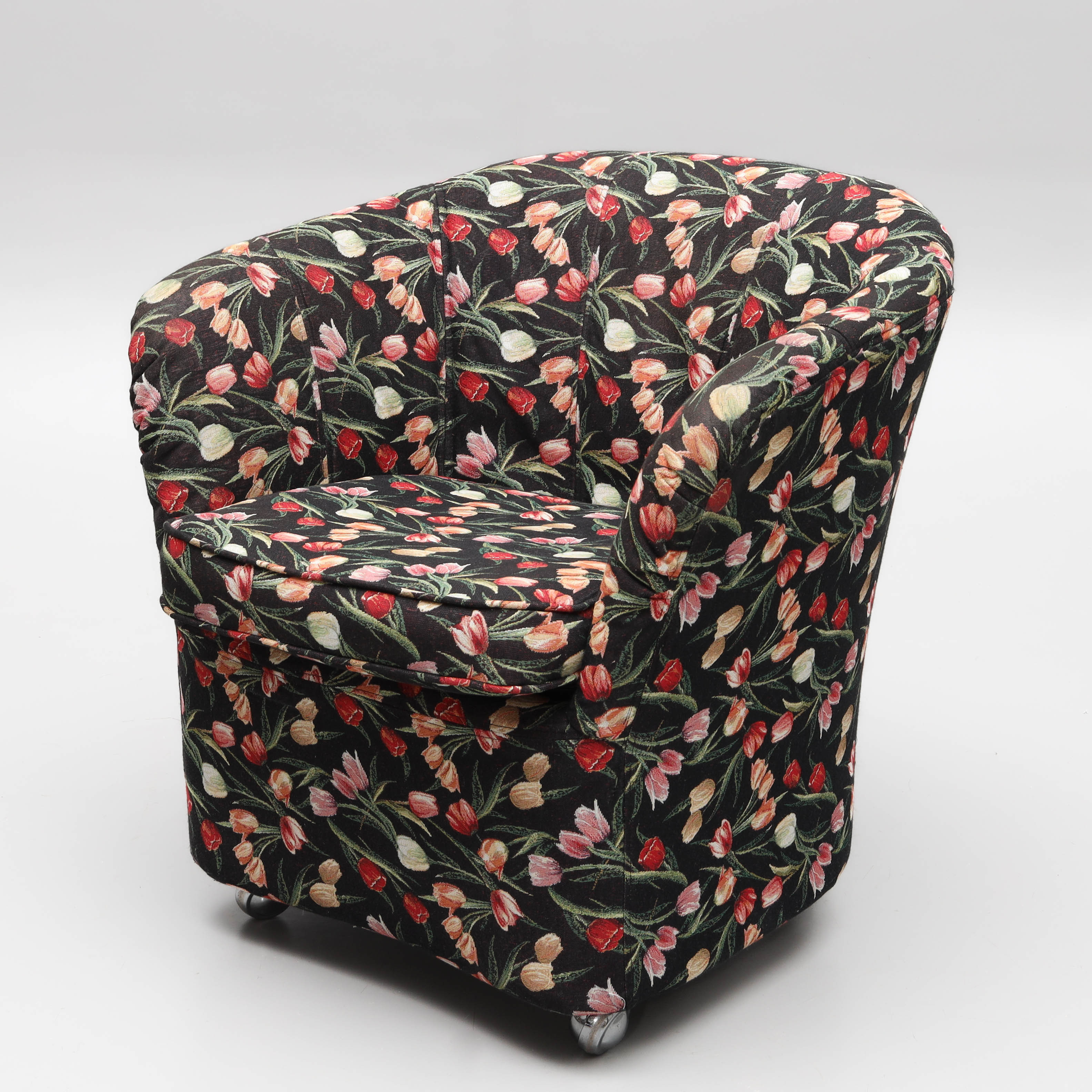 KENNETH BERGENBLAD. fåtölj, klädd i vävd texil, på hjul, 1900-talets senare hälft.