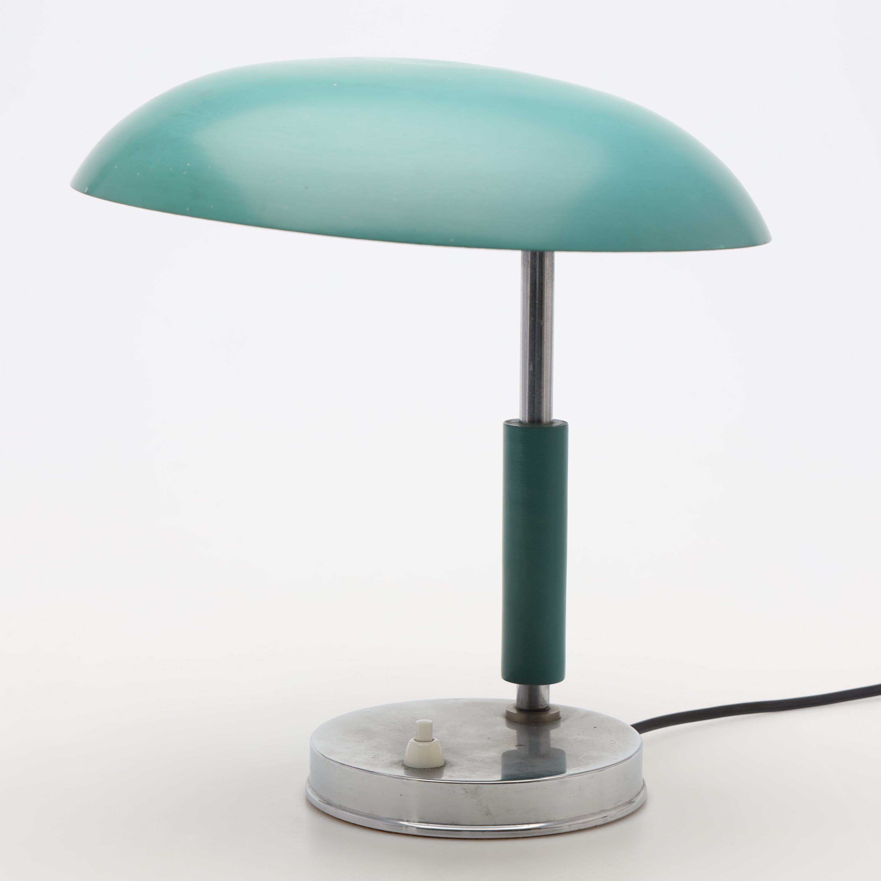 BORDSLAMPA, metall samt trä, funkis, 1900-talets första hälft.