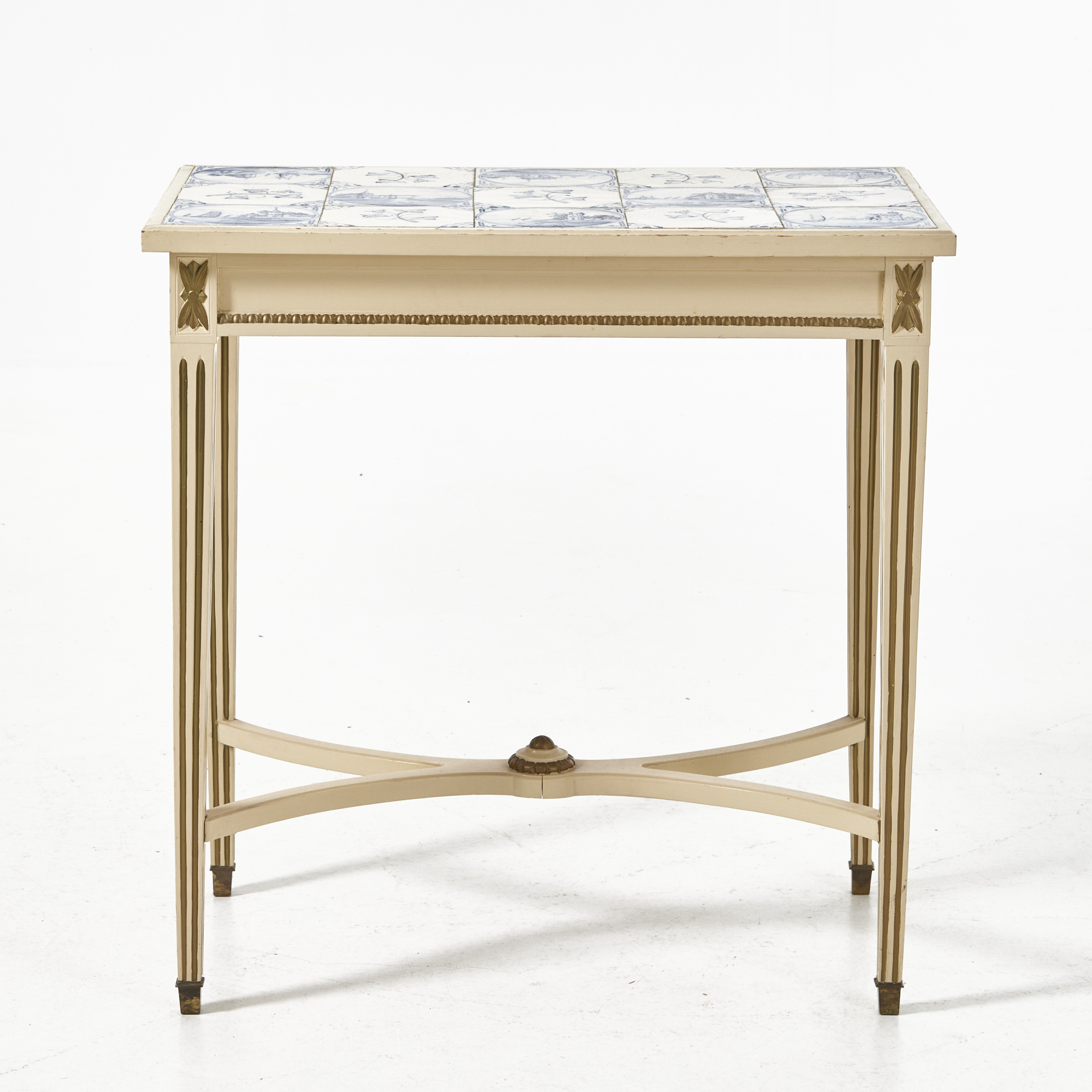 TEBORD, 1900-talets första hälft, gustaviansk stil, toppskiva med kakelplattor, skuren dekor, bronserade detaljer, utdragsskivor.