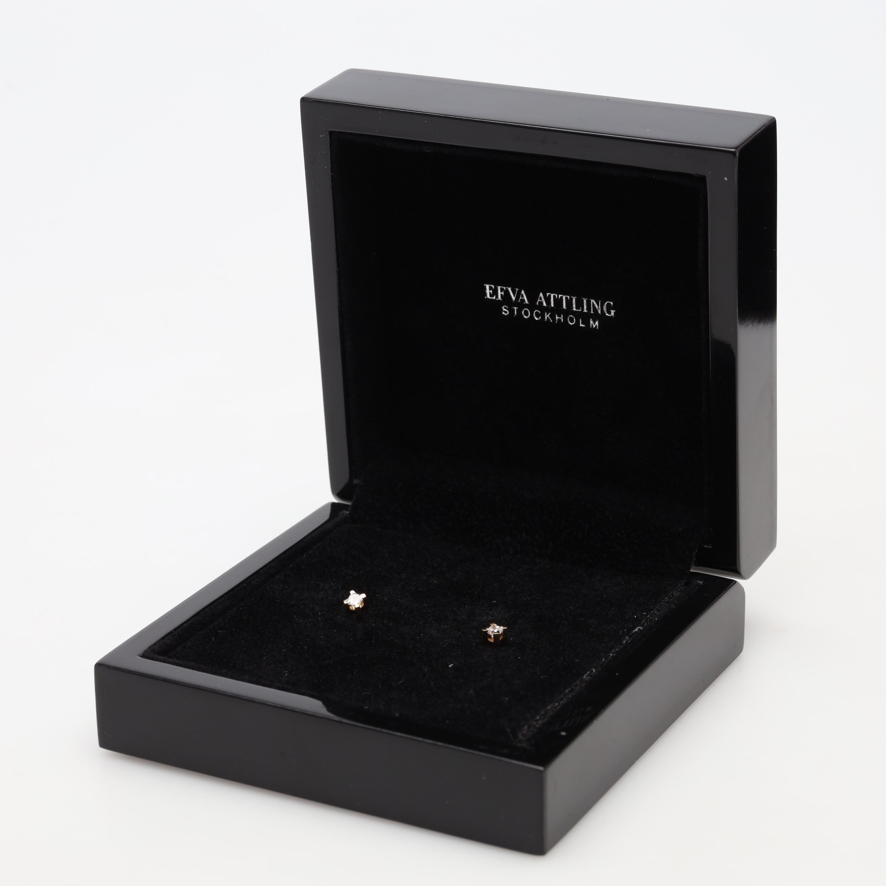 EFVA ATTLING. ÖRHÄNGEN, ett par, "Dolce Vita Princess", 18K guld, vikt ca 1 gram.