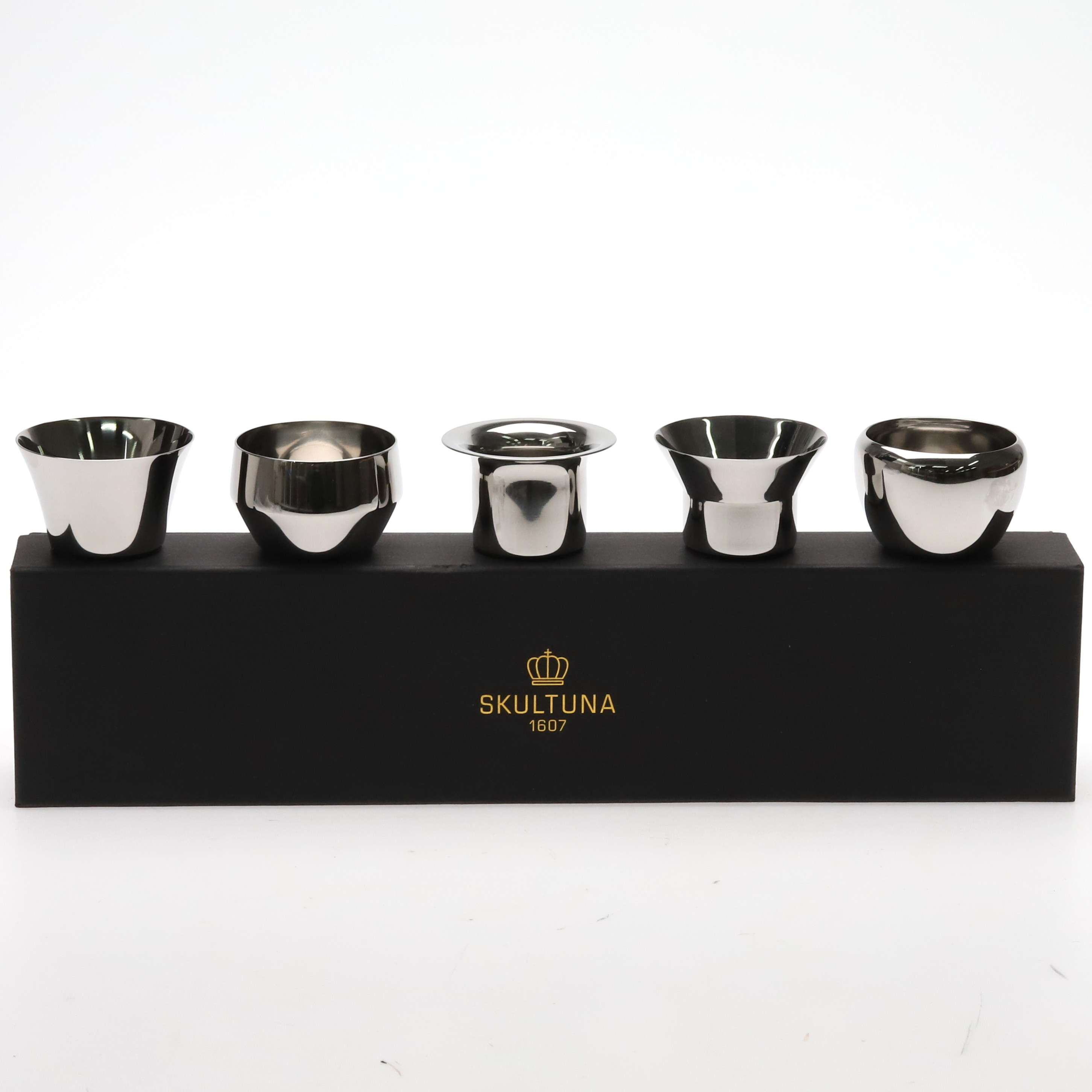 RUNE CLAESSON KOIVISTO. LJUSHÅLLARE, 6 st, vitmetall, "Kin", Skultuna.