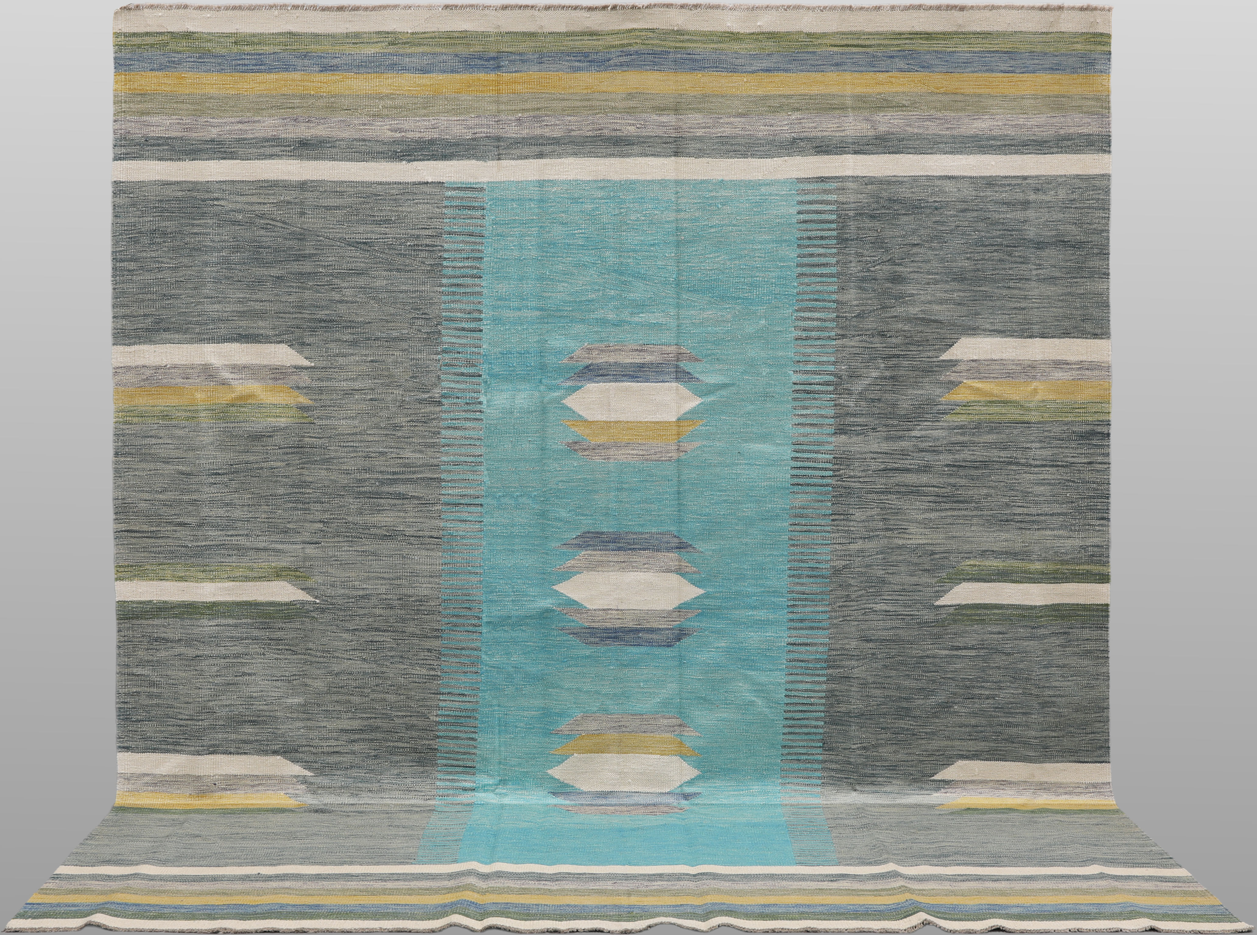 ORIENTMATTA. Kelim modern design, 293 x 254 cm.