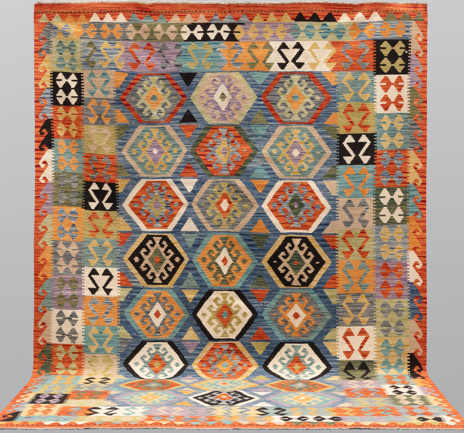 ORIENTMATTA. Kelim klassisk design, 305 x 201 cm.