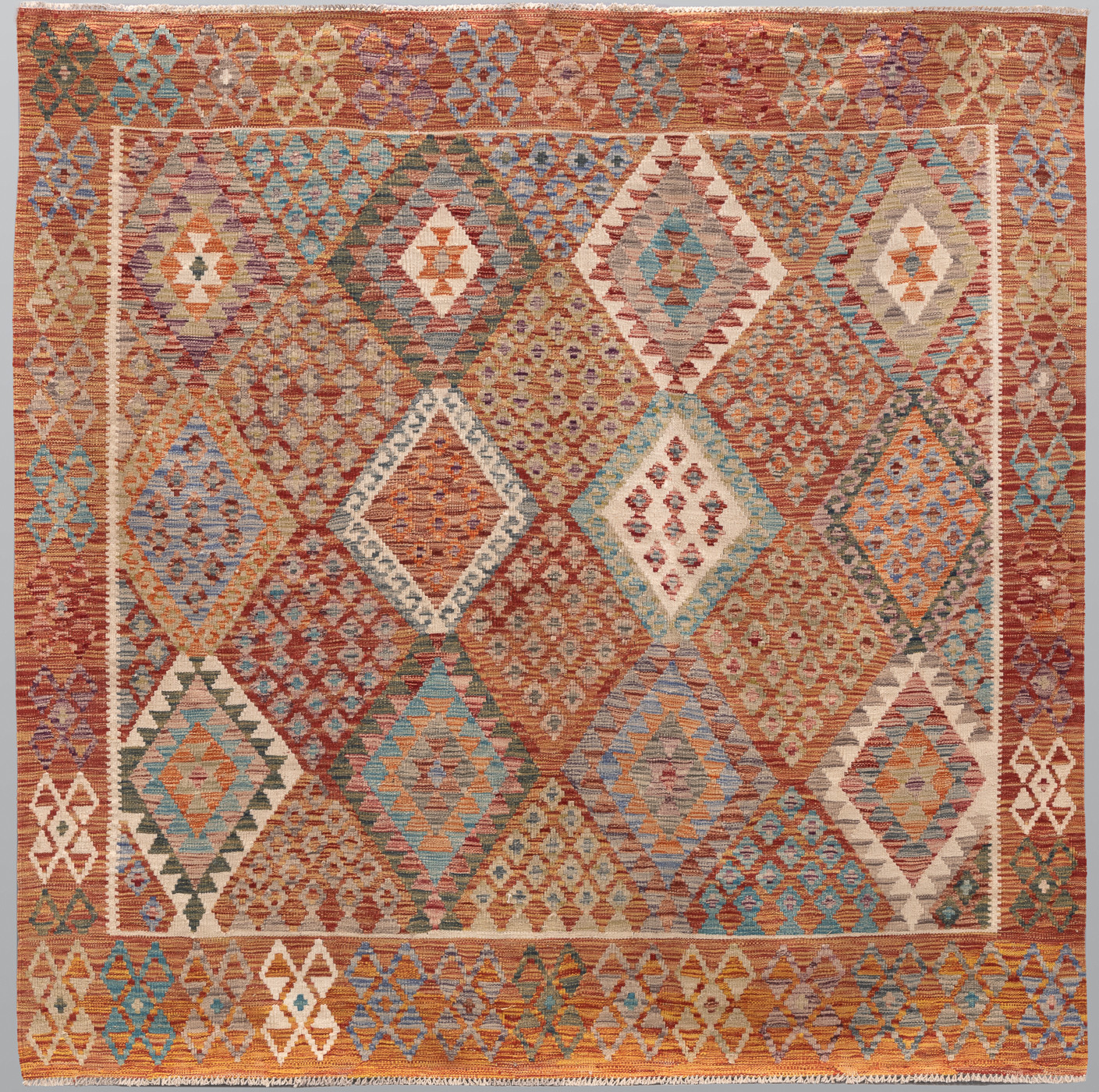 ORIENTMATTA. Kelim klassisk design, 208 x 205 cm.
