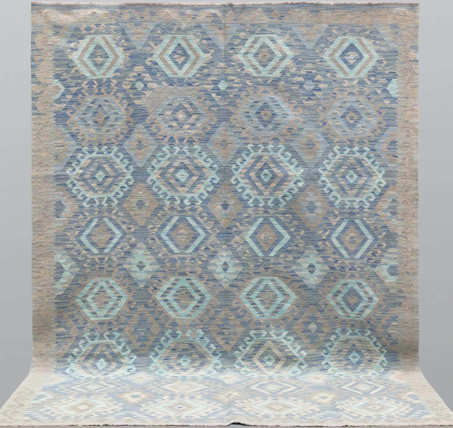 ORIENTMATTA. Kelim klassisk design, 289 x 203 cm.
