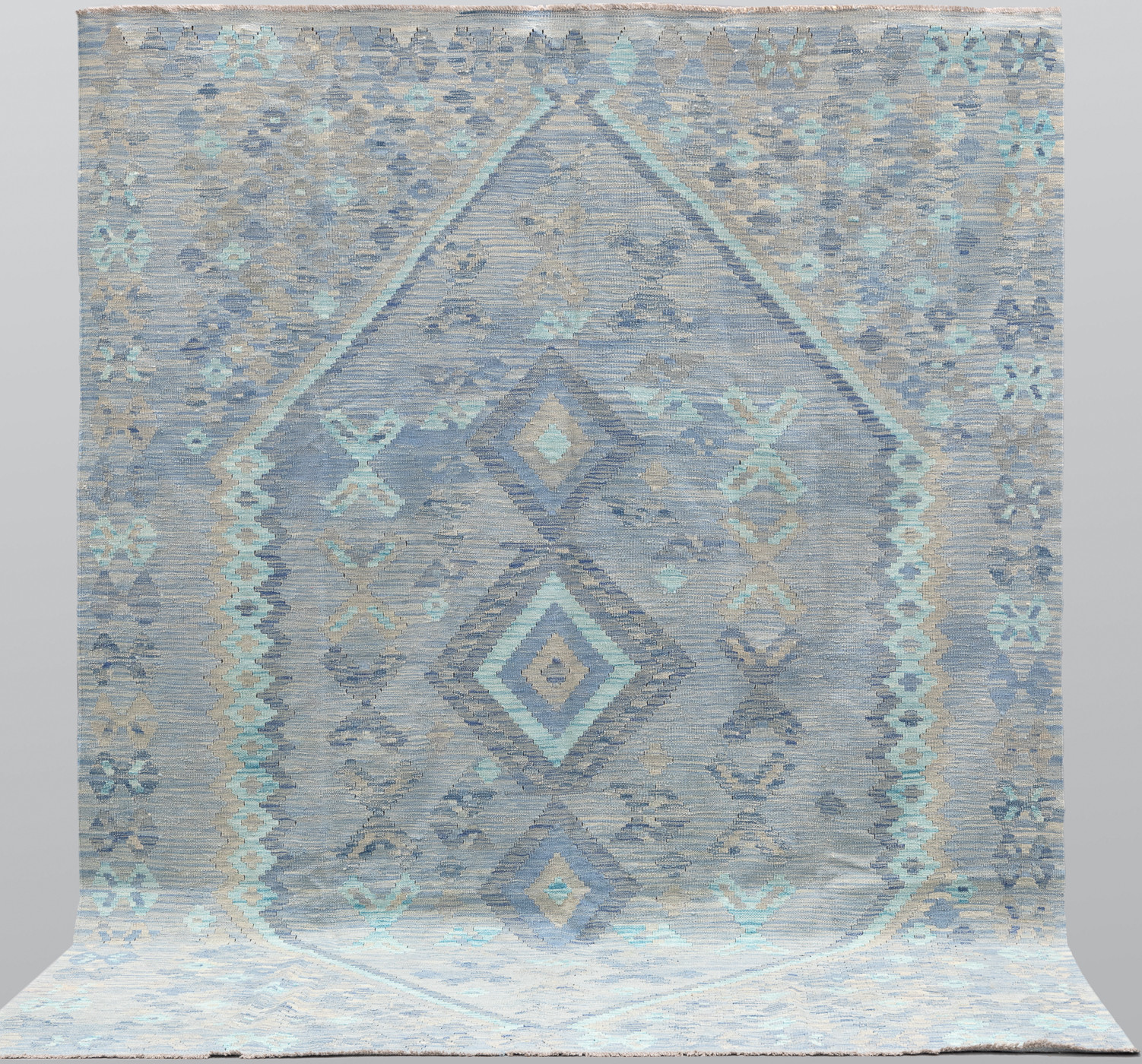 ORIENTMATTA. Kelim klassisk design, 291 x 208 cm.