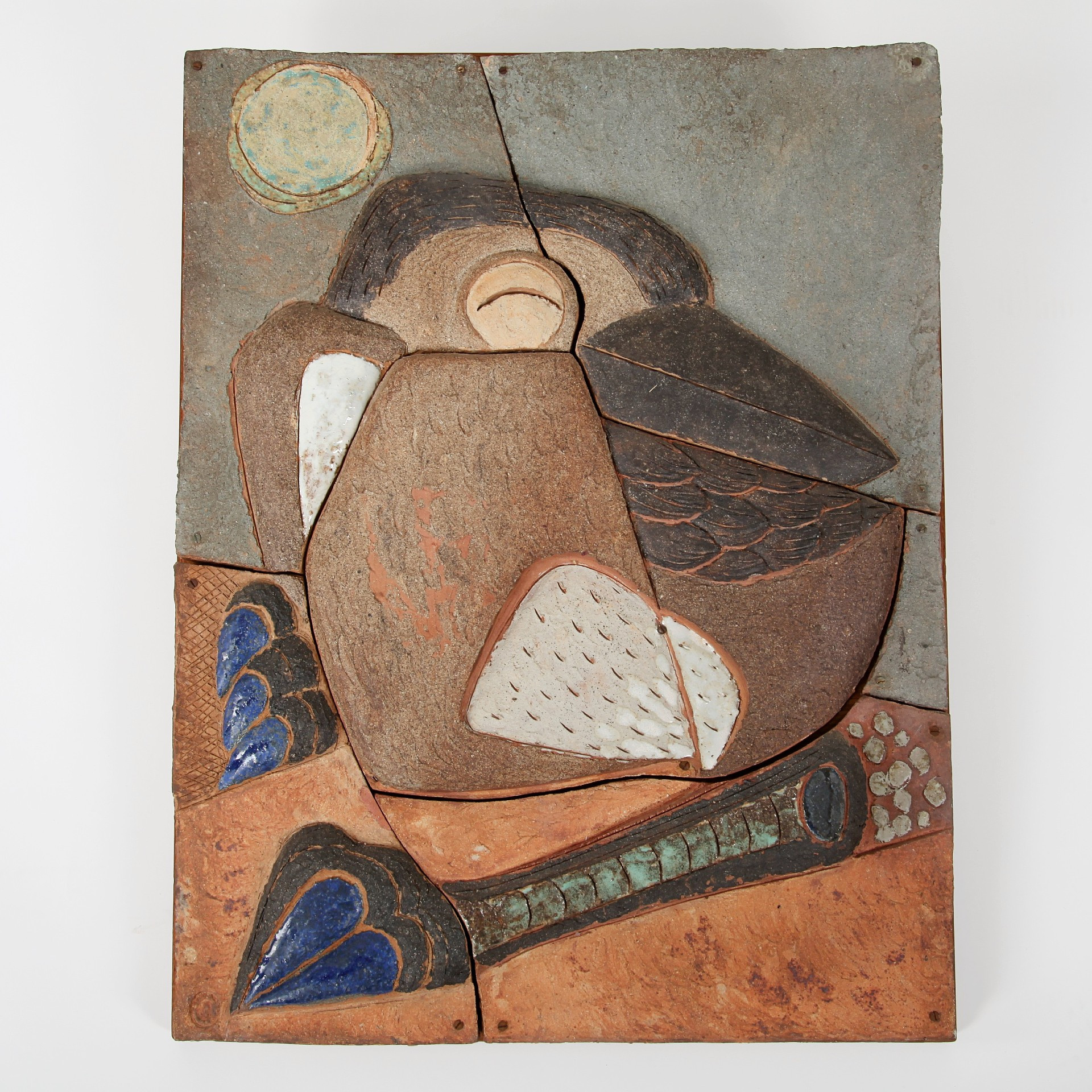 TYRA  LUNDGREN. Väggskulptur, delvis glaserat stengods, egen ateljé, 1950/60-tal. Stämpelsignerad.