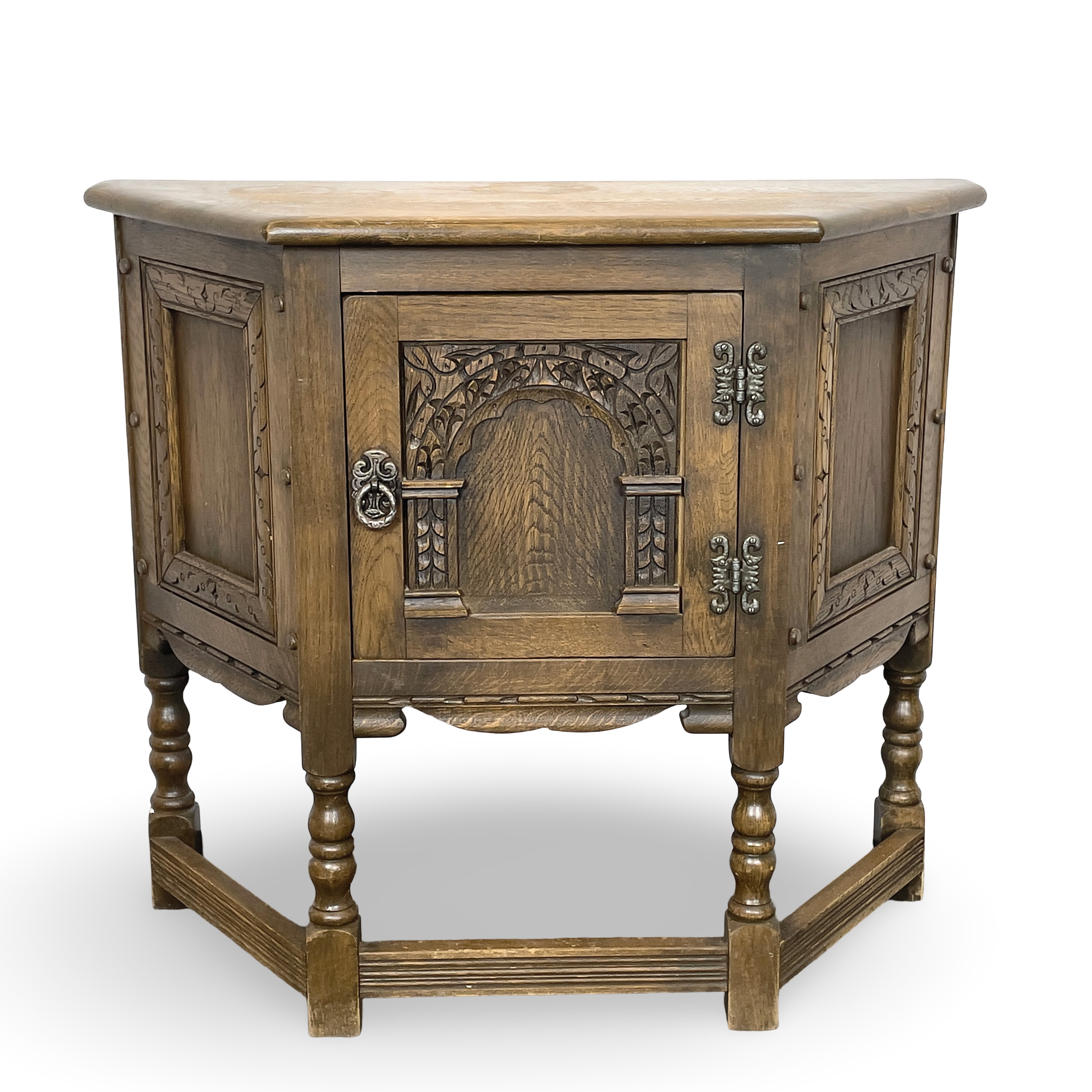 SKÅP. Ek, Old Charm Furniture, Wood Bros, England, 1900/2000-tal.