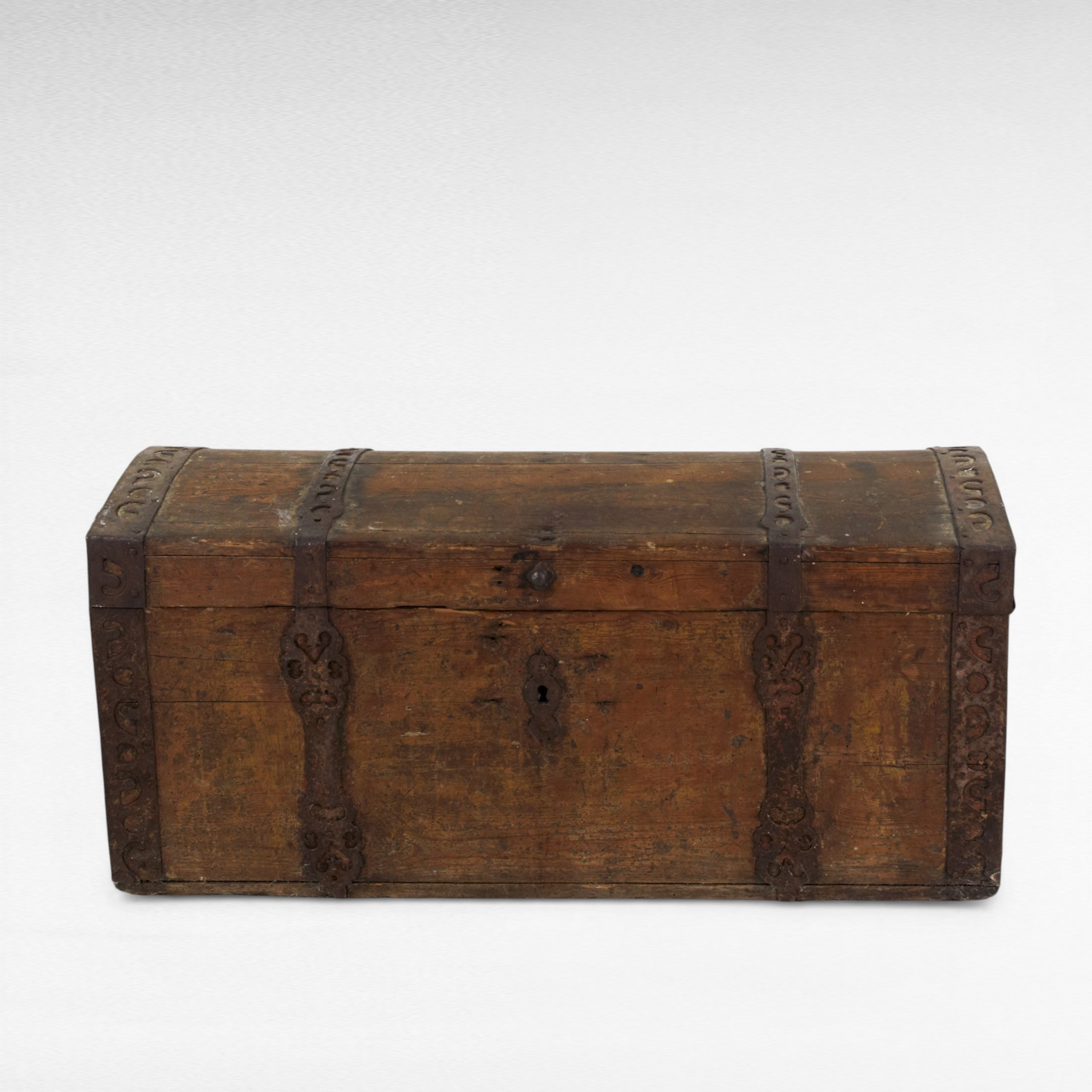 KISTA, ek, beslag av järn, 18/1900-tal.