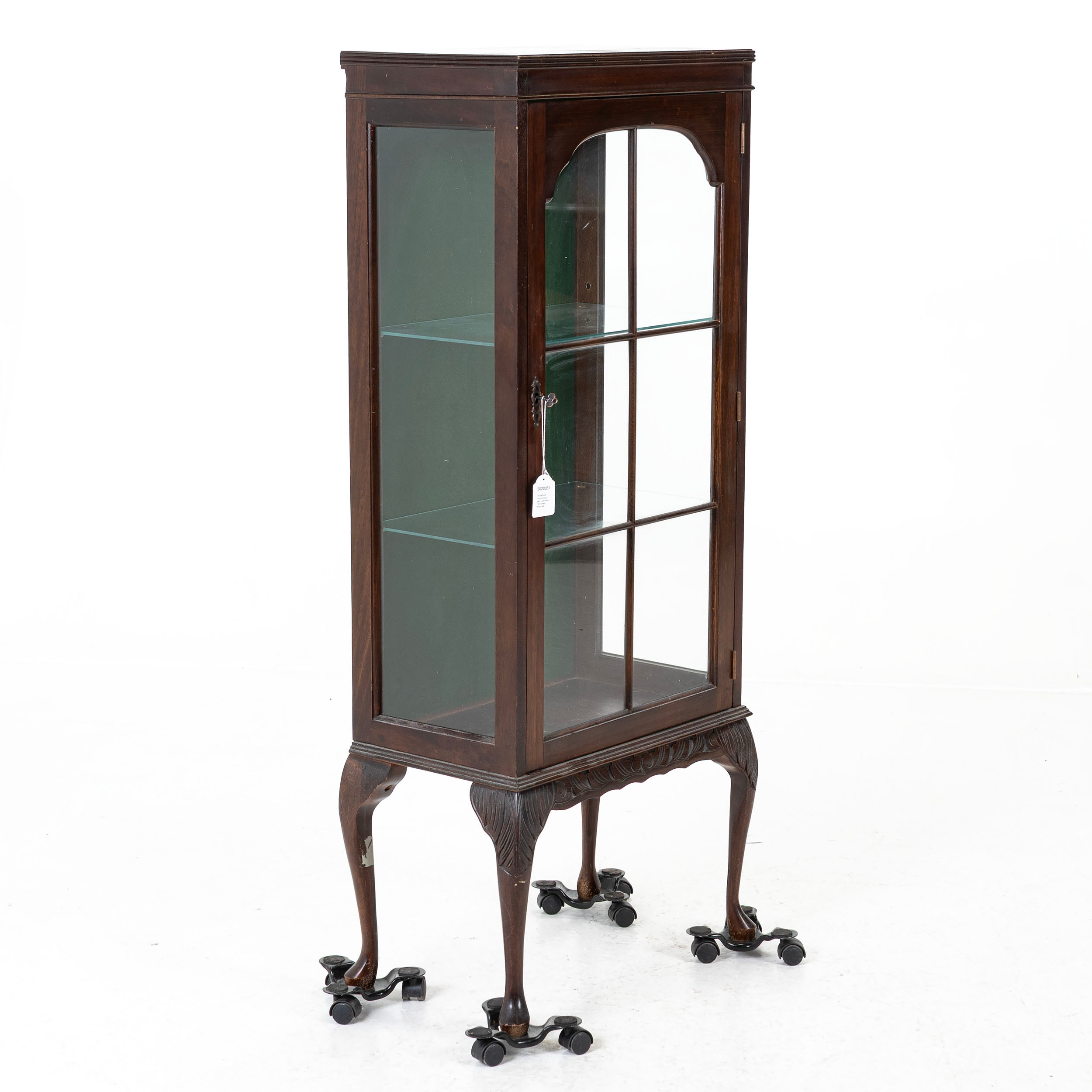 VITRINSKÅP, med spröjsat glas, orientaliskt, 1900-talets första hälft.