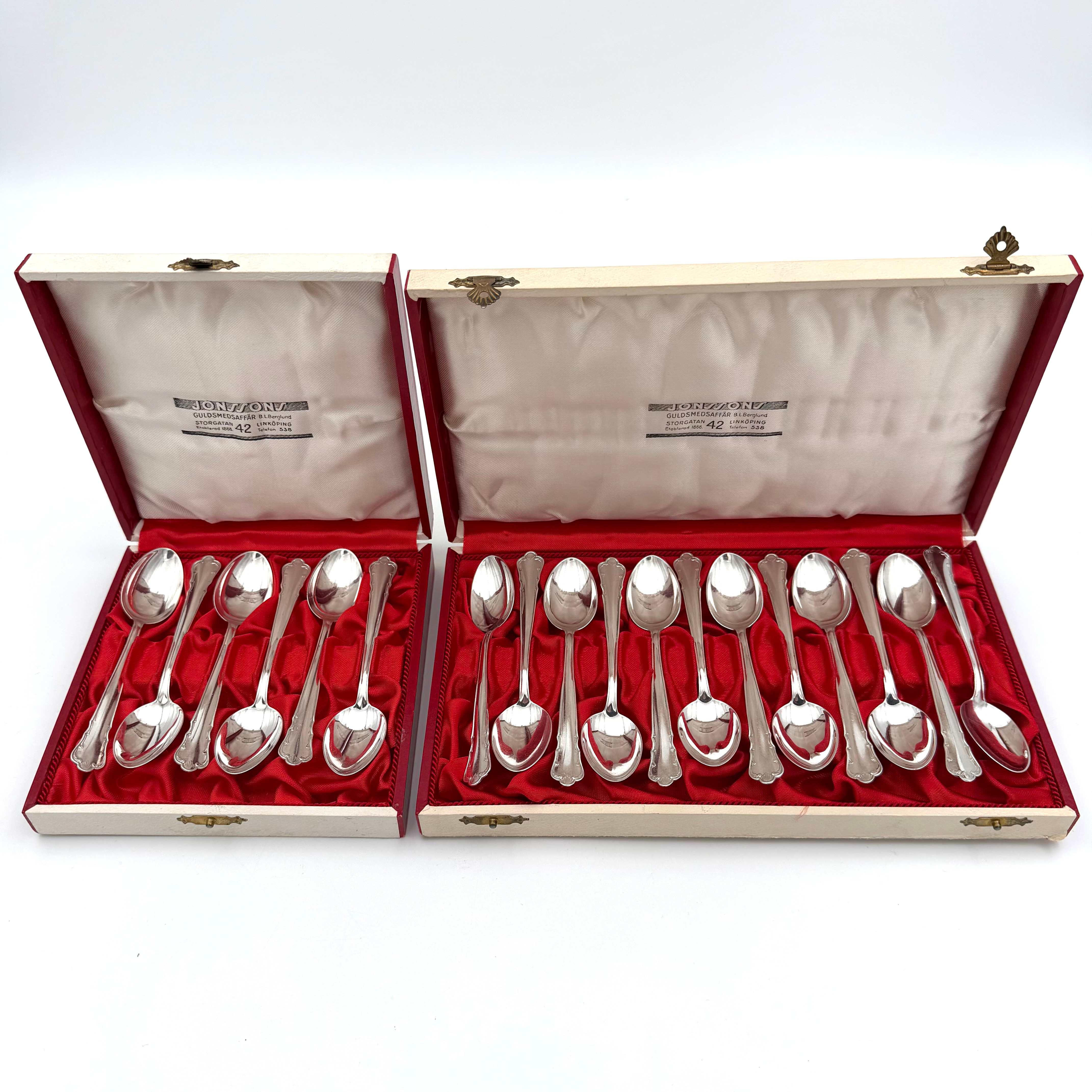 BESTICK, 18 dlr, silver, modell Ingrid, stämplade för GAB, Stockholm, ca 1945, total vikt ca 224 gr.