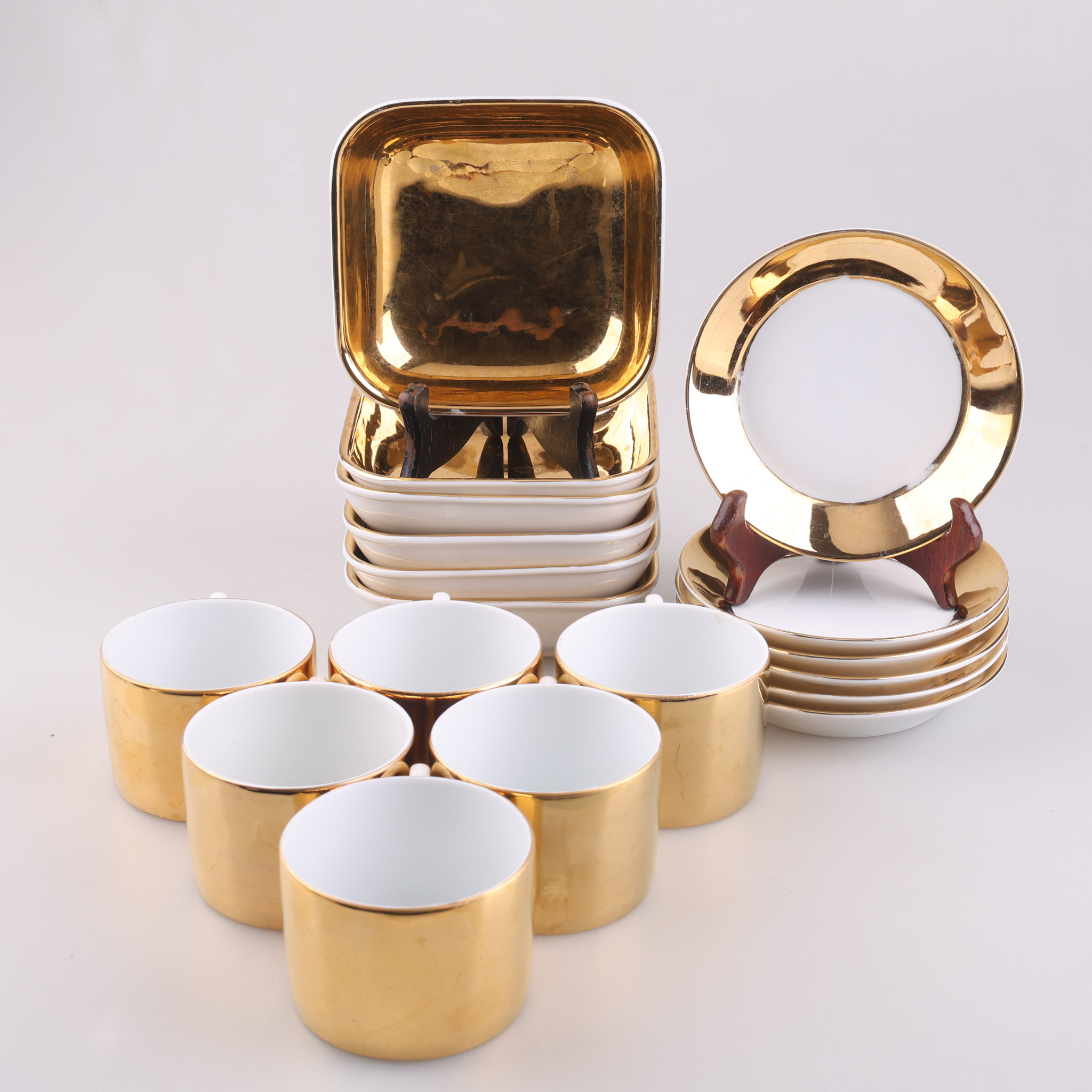 PIERO FORNASETTI. KAFFESERVIS, 18 delar, Italien, 1950/60-tal.