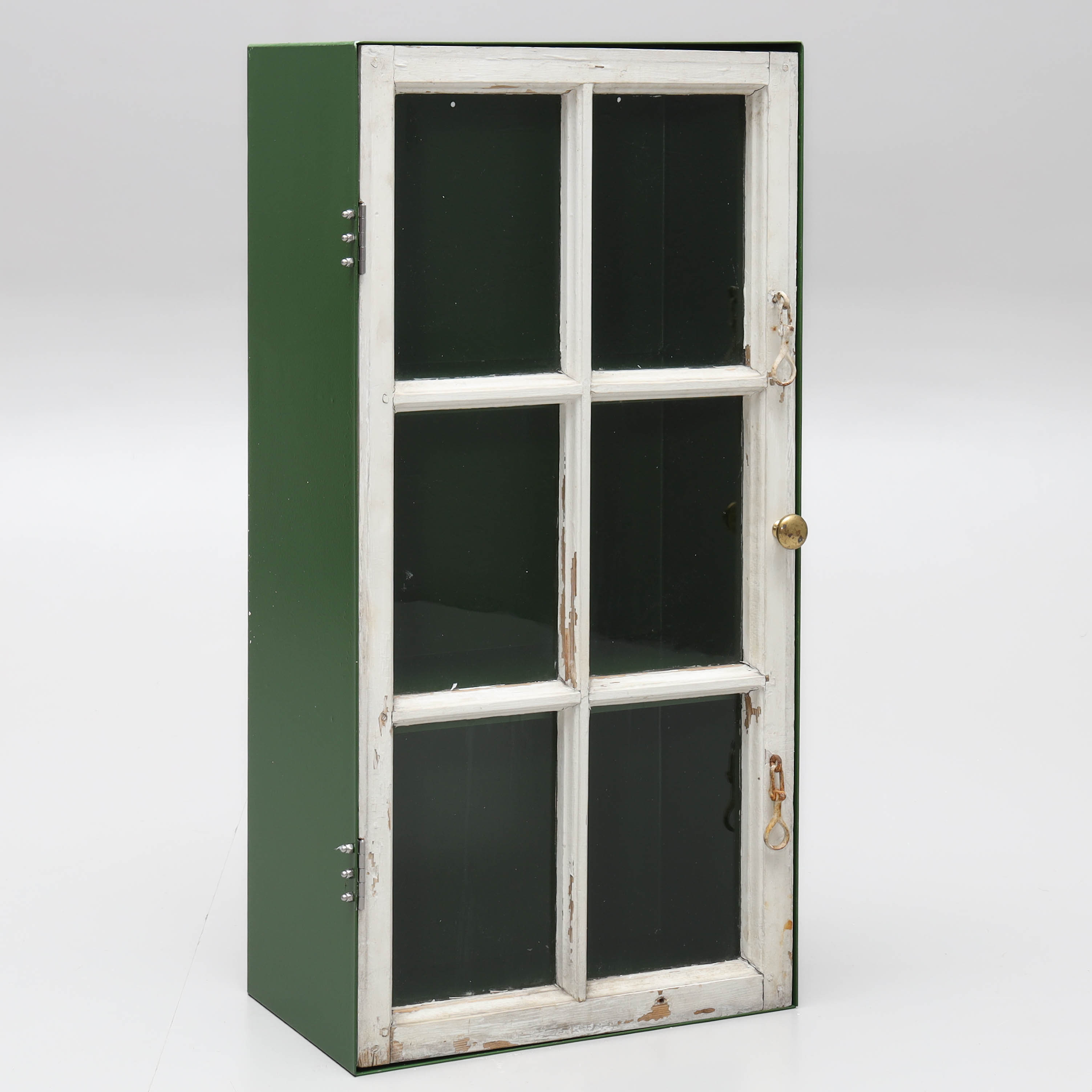 VÄGGSKÅP, stomme i plåt, dörr av fönster.