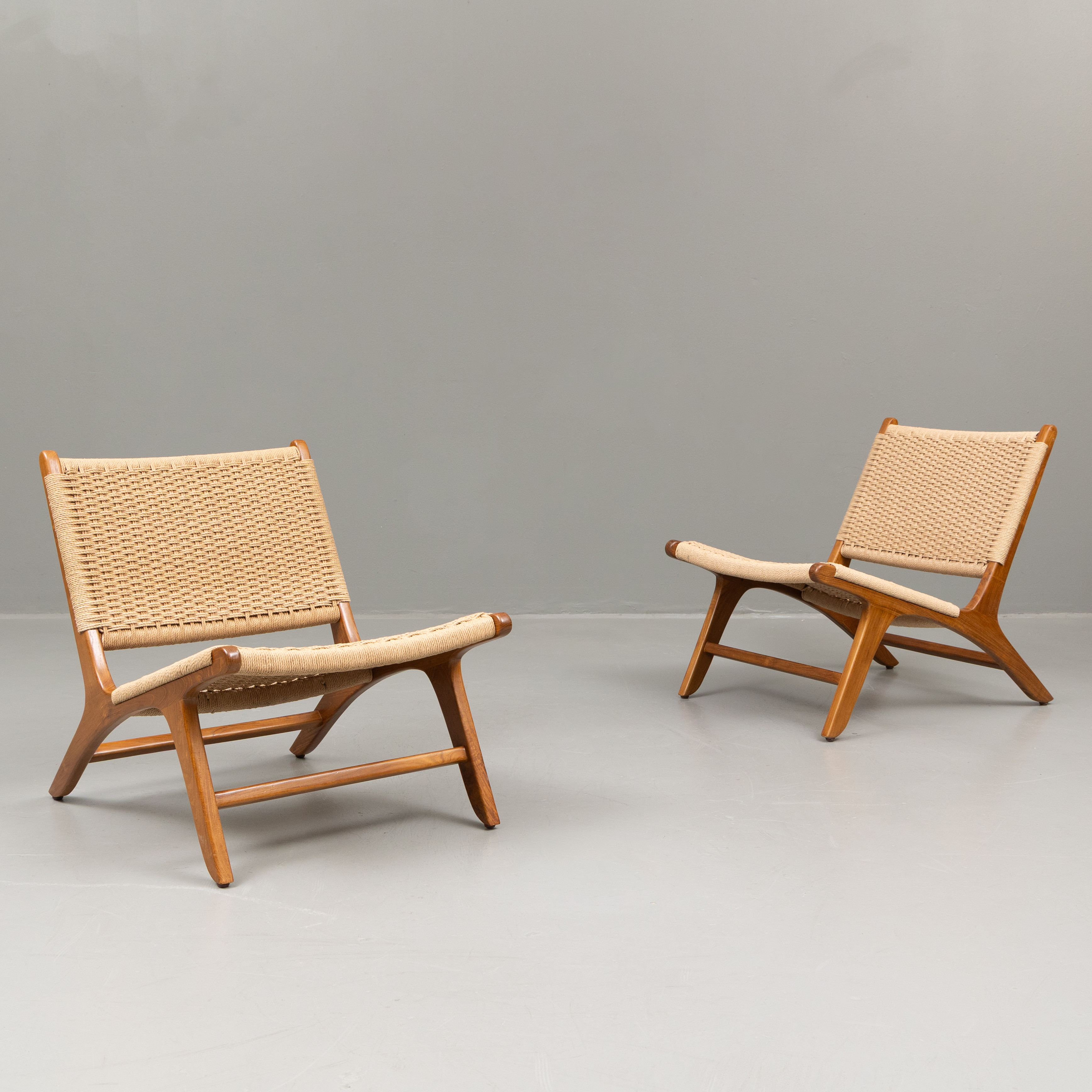 FÅTÖLJER, ett par, teak med repsits, retrostil, samtida.