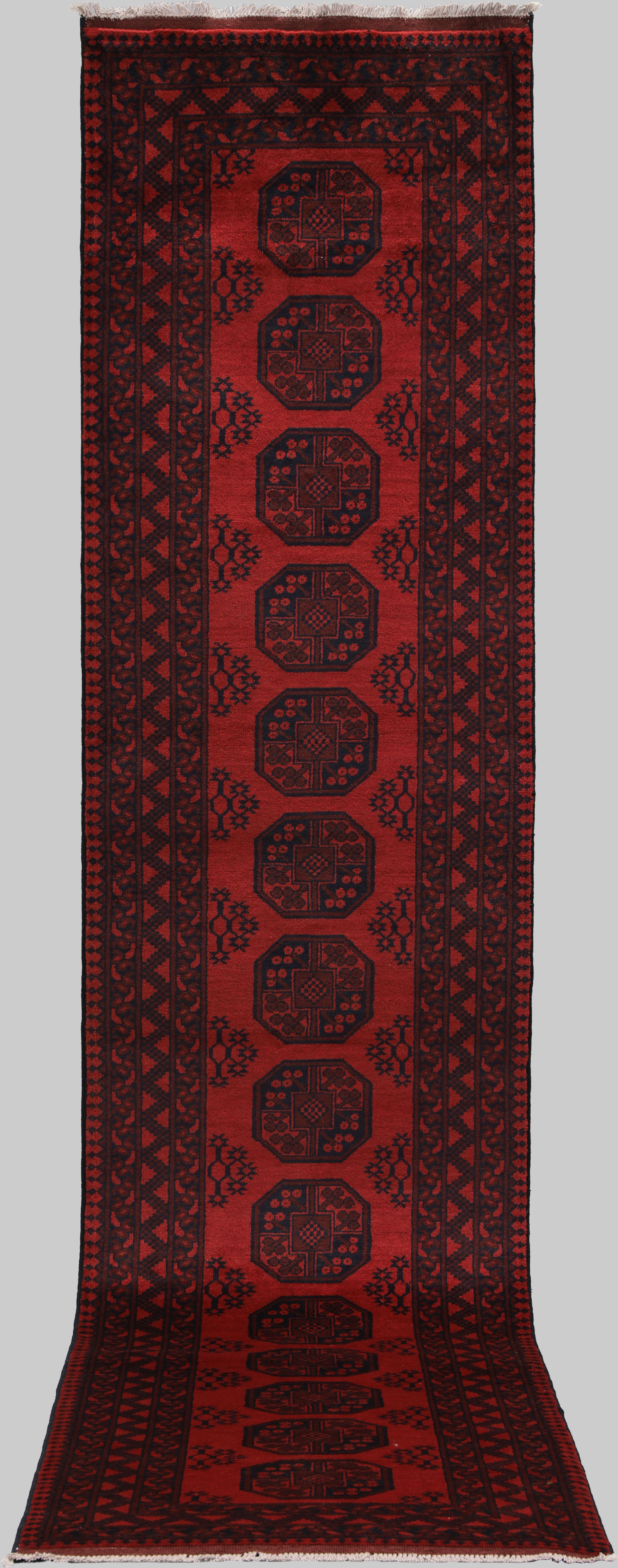 ORIENTMATTA. Afghan gallerimodell, 381 x 78 cm.