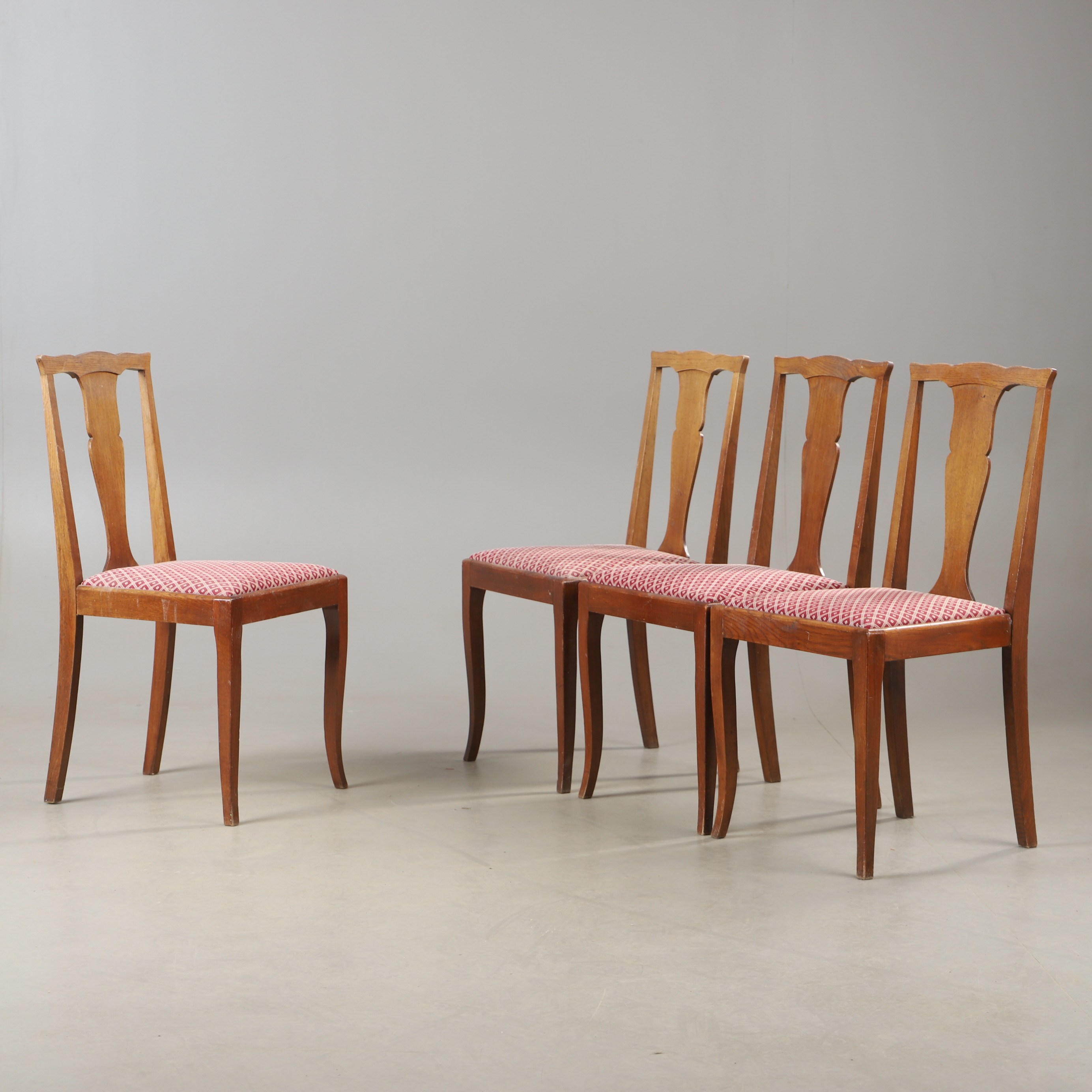 STOLAR, 4 stycken, ek, 1900-talets första hälft.