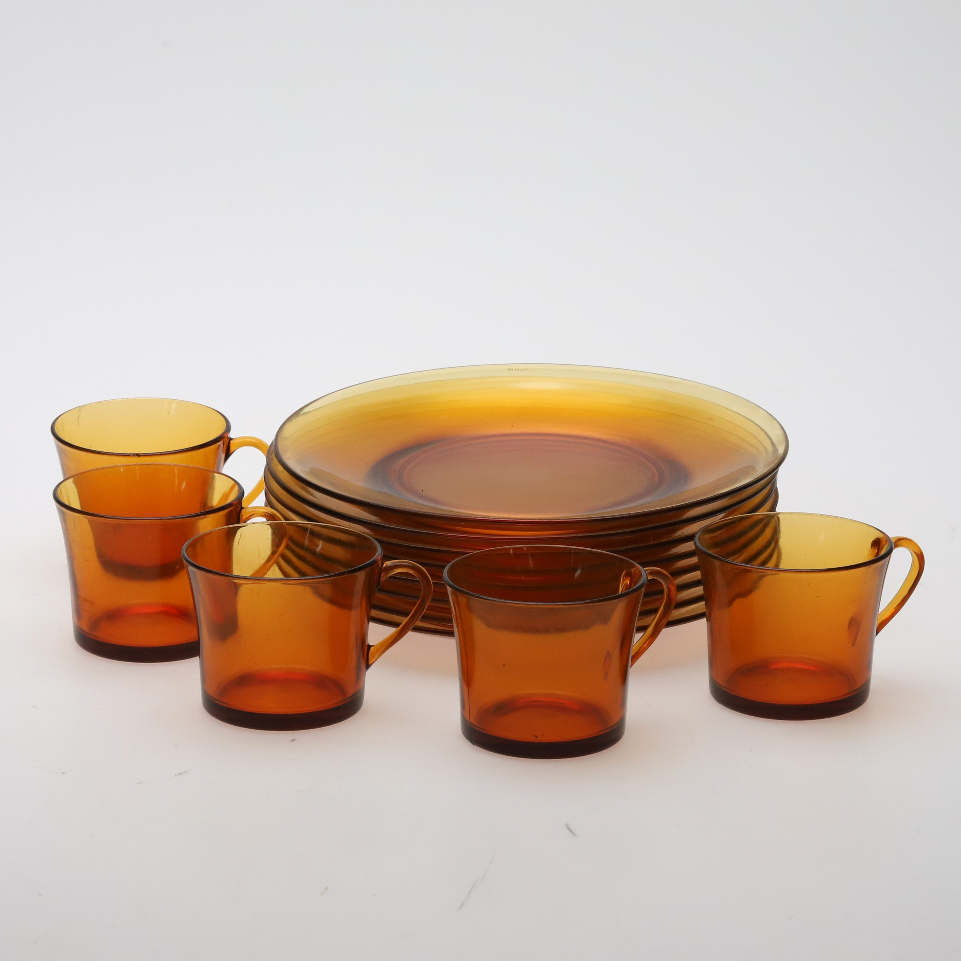 MATSERVISDELAR, DURALEX, bärnstensfärgat glas, Frankrike, 1970-tal.