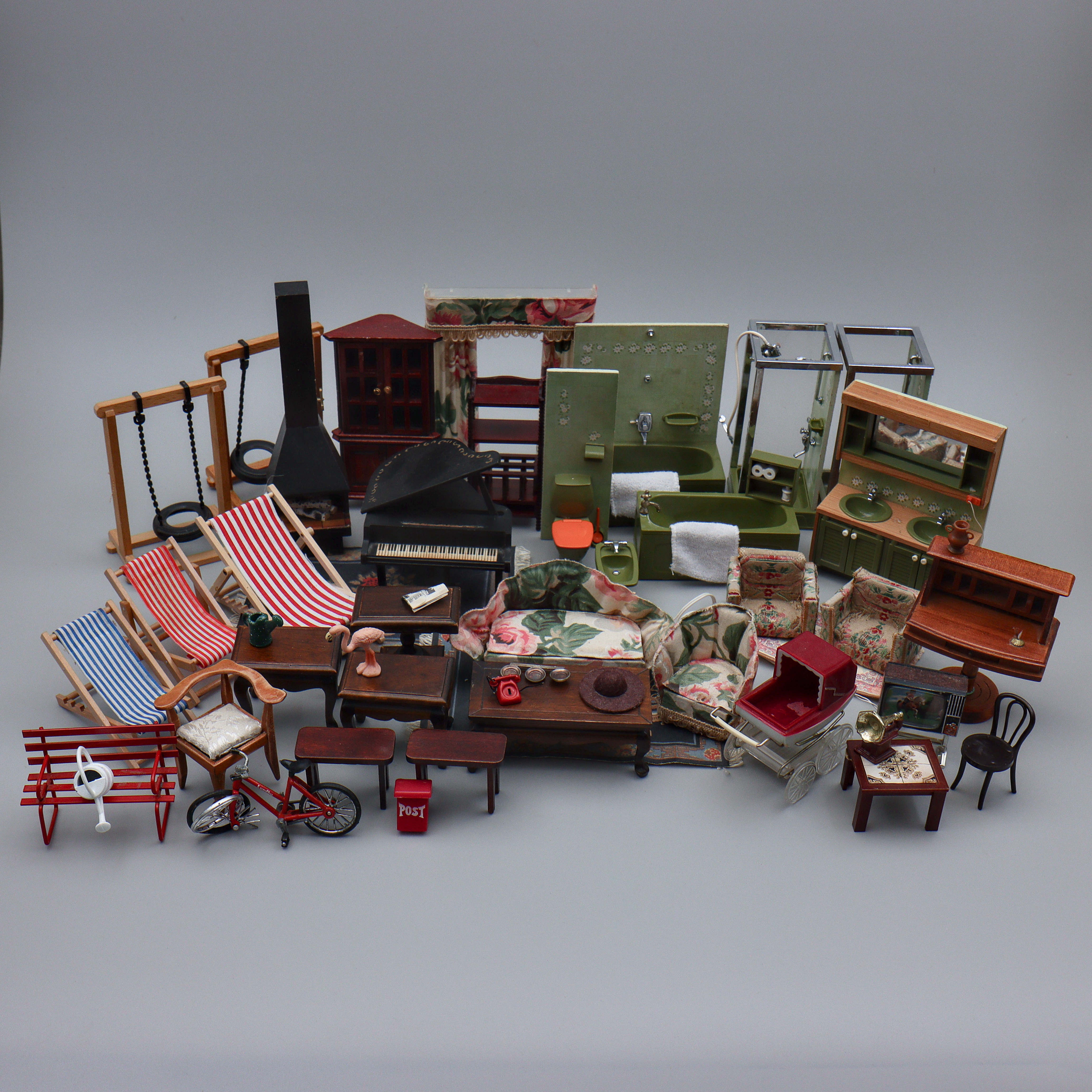 DOCKSKÅPSMÖBLER, LUNDBY "HEM & ANTIKT", DIVERSE TILLBEHÖR, 1900-TAL.