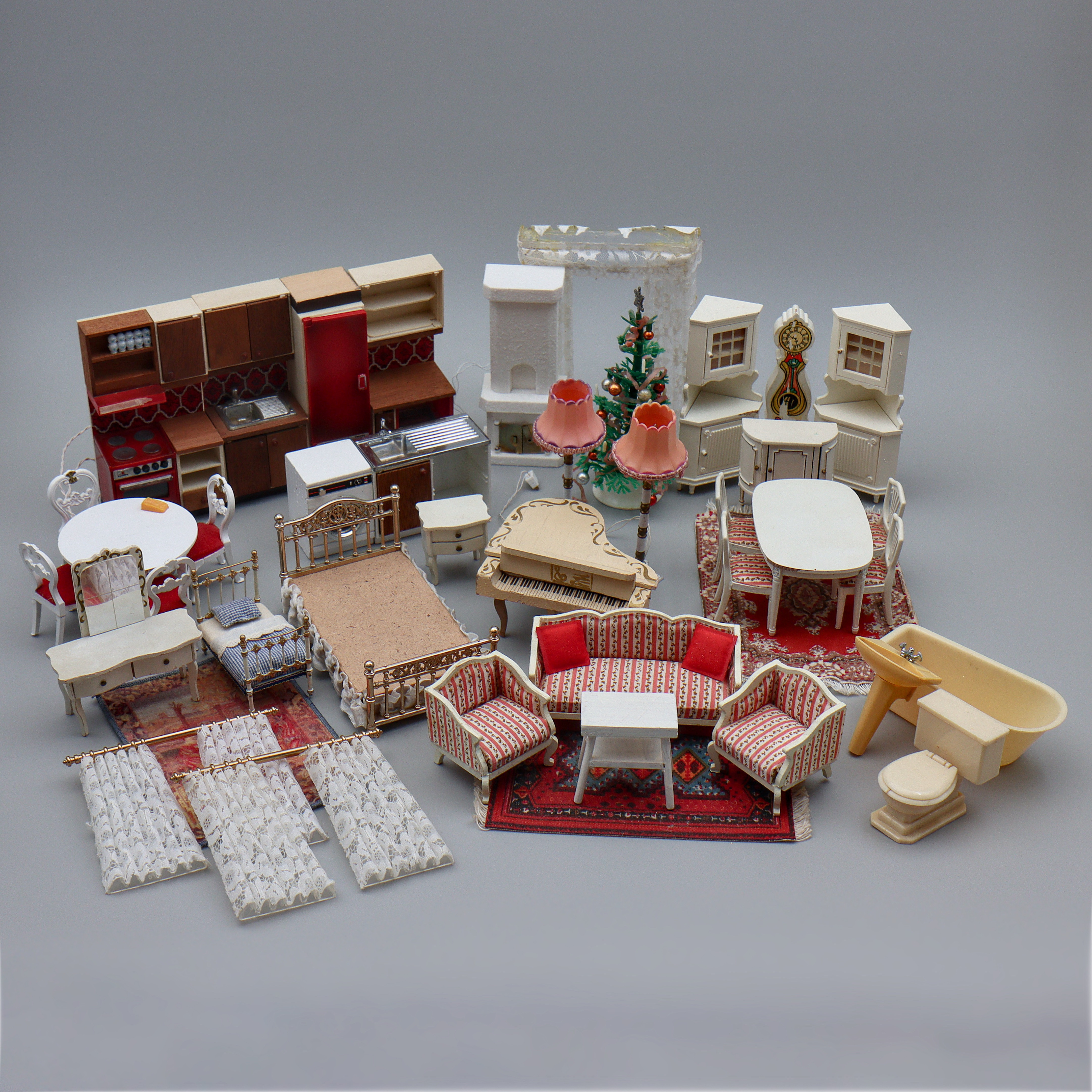 DOCKSKÅPSMÖBLER, LUNDBY "GUSTAVIANSK & 60/70-TALS STIL", DIVERSE TILLBEHÖR, 1900-TAL.