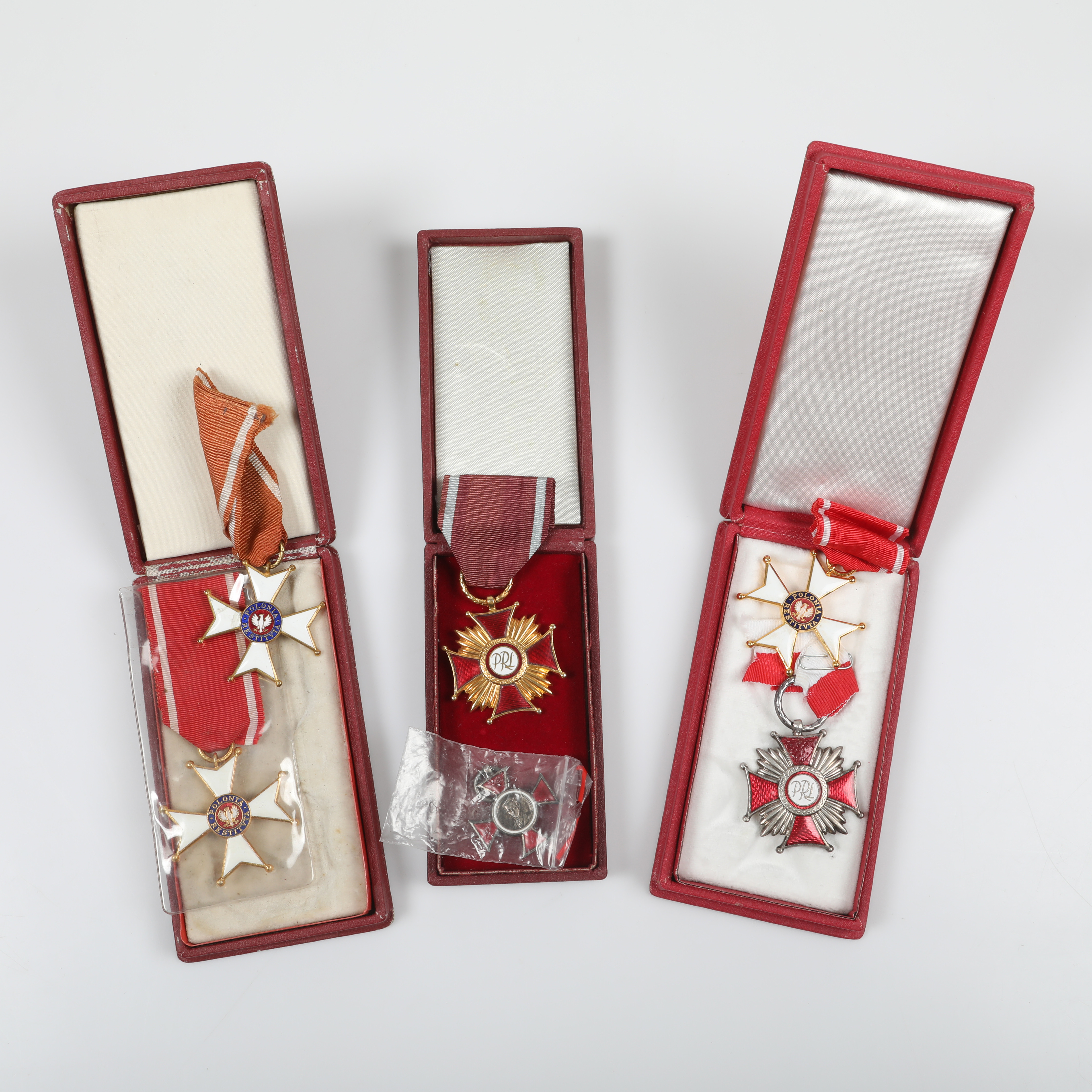 FÖRTJÄNSTMEDALJER, 6 stycken, emaljerad metall, Polen.