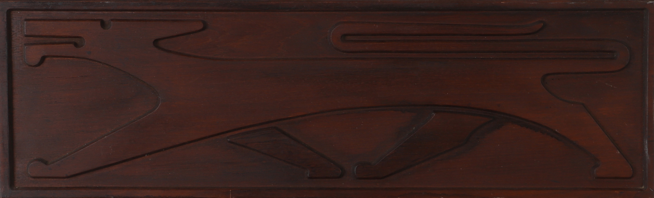 OKÄND KONSTNÄR. Väggrelief, betsat trä.