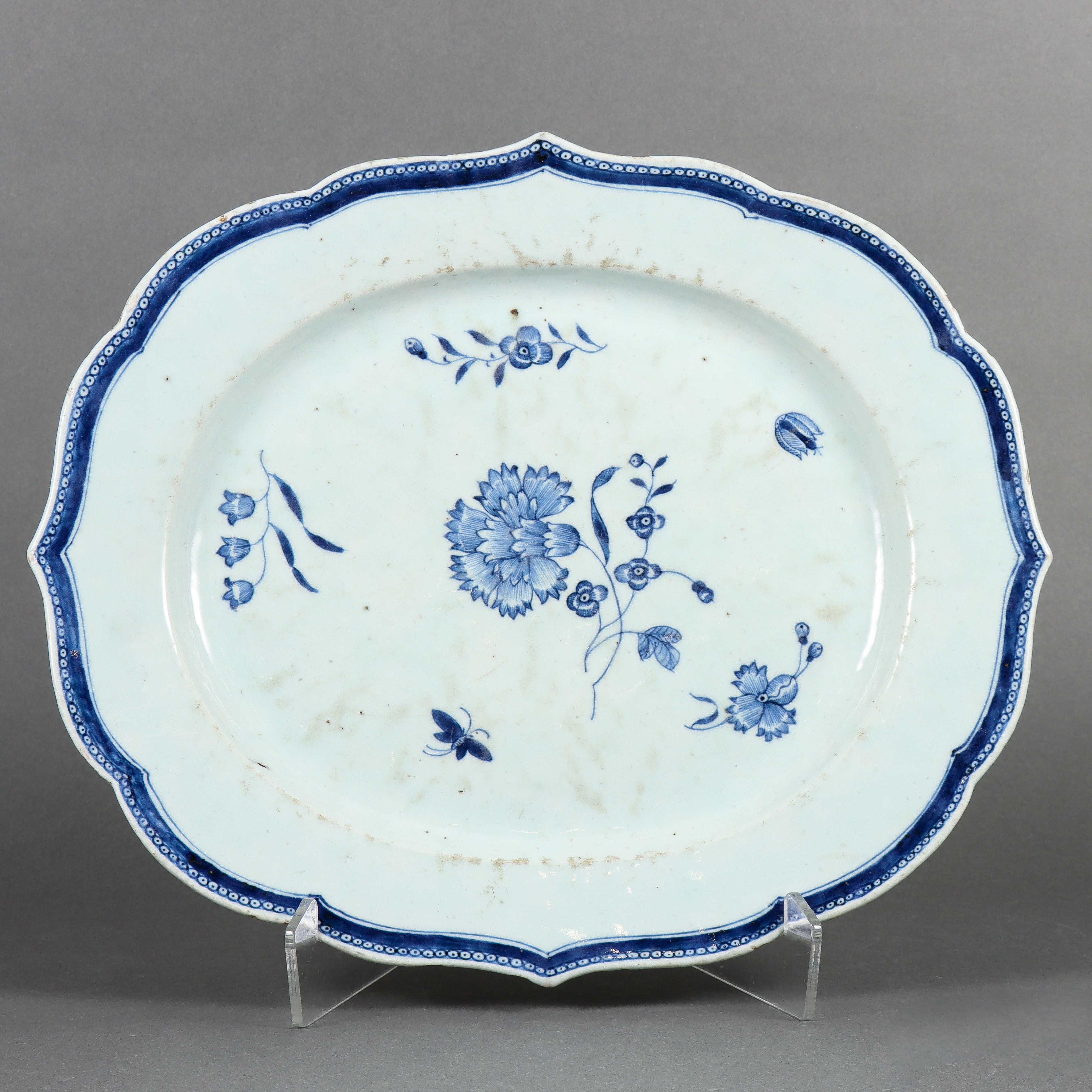 STEKFAT, porslin, Kina, Qianlong (1736-95).