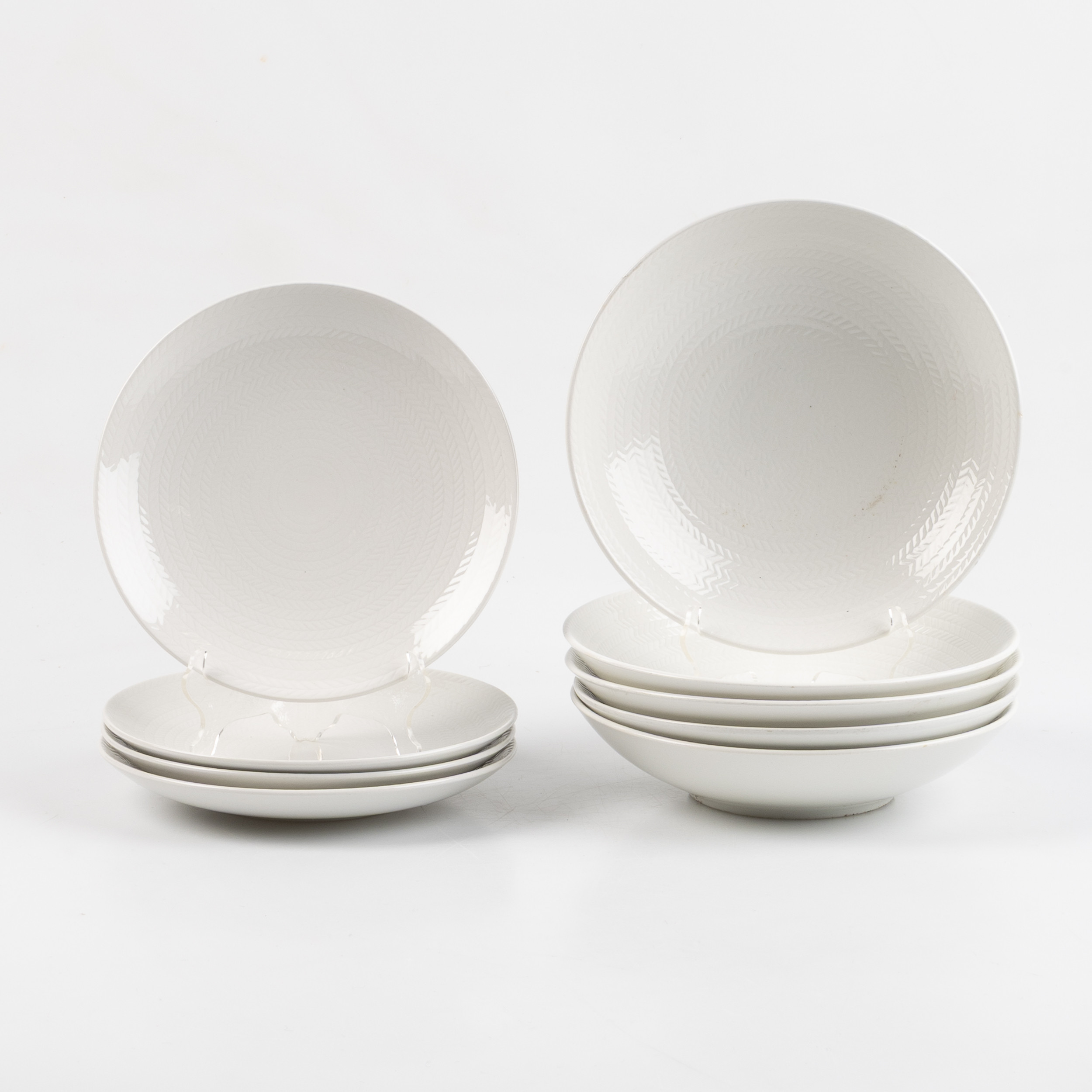 HERTHA BENGTSON. 'Blå Eld'. Tallrikar 9 st. assietter och djupa tallrikar, Rörstrand.