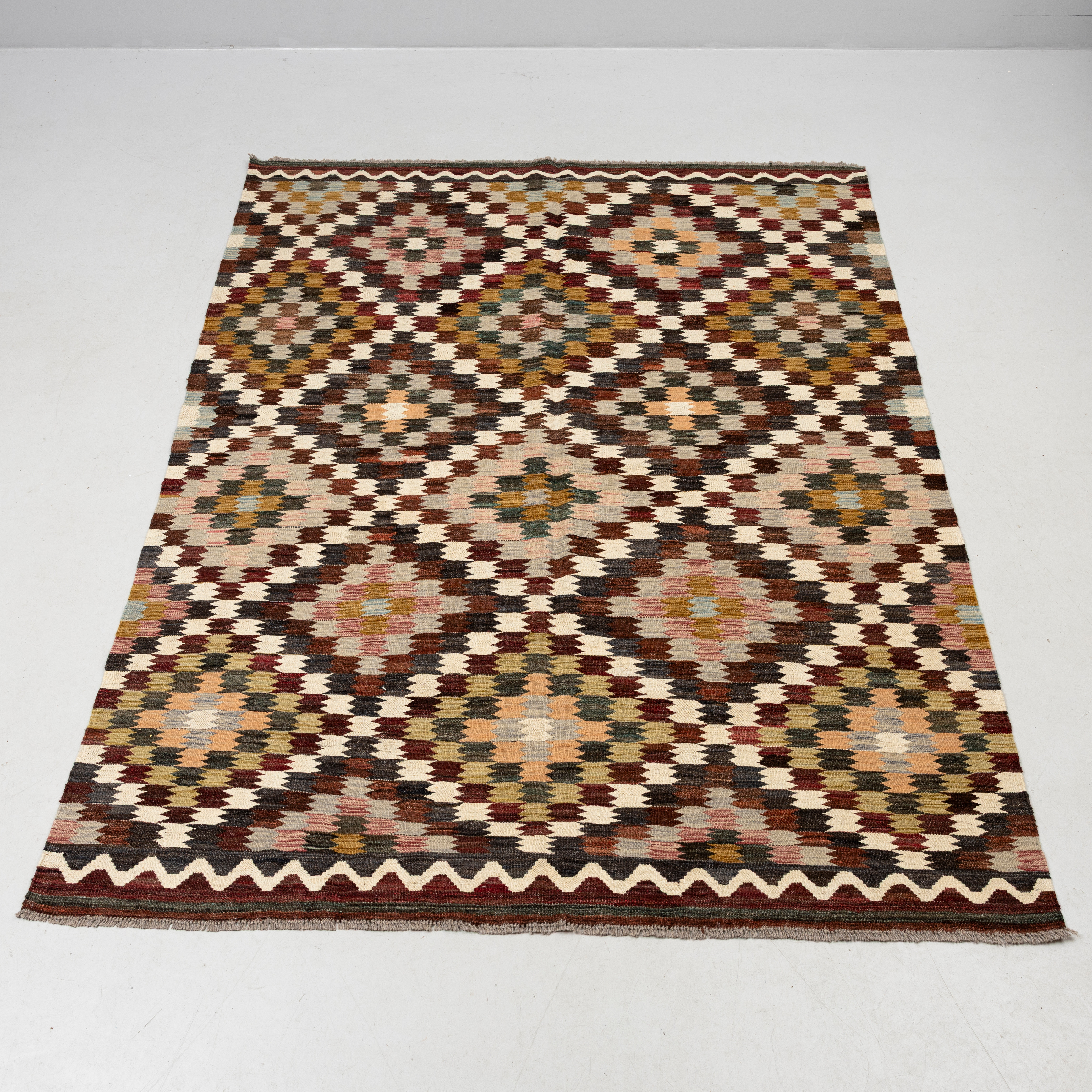 MATTA, Kelim, modern, ca 2456x187 cm.