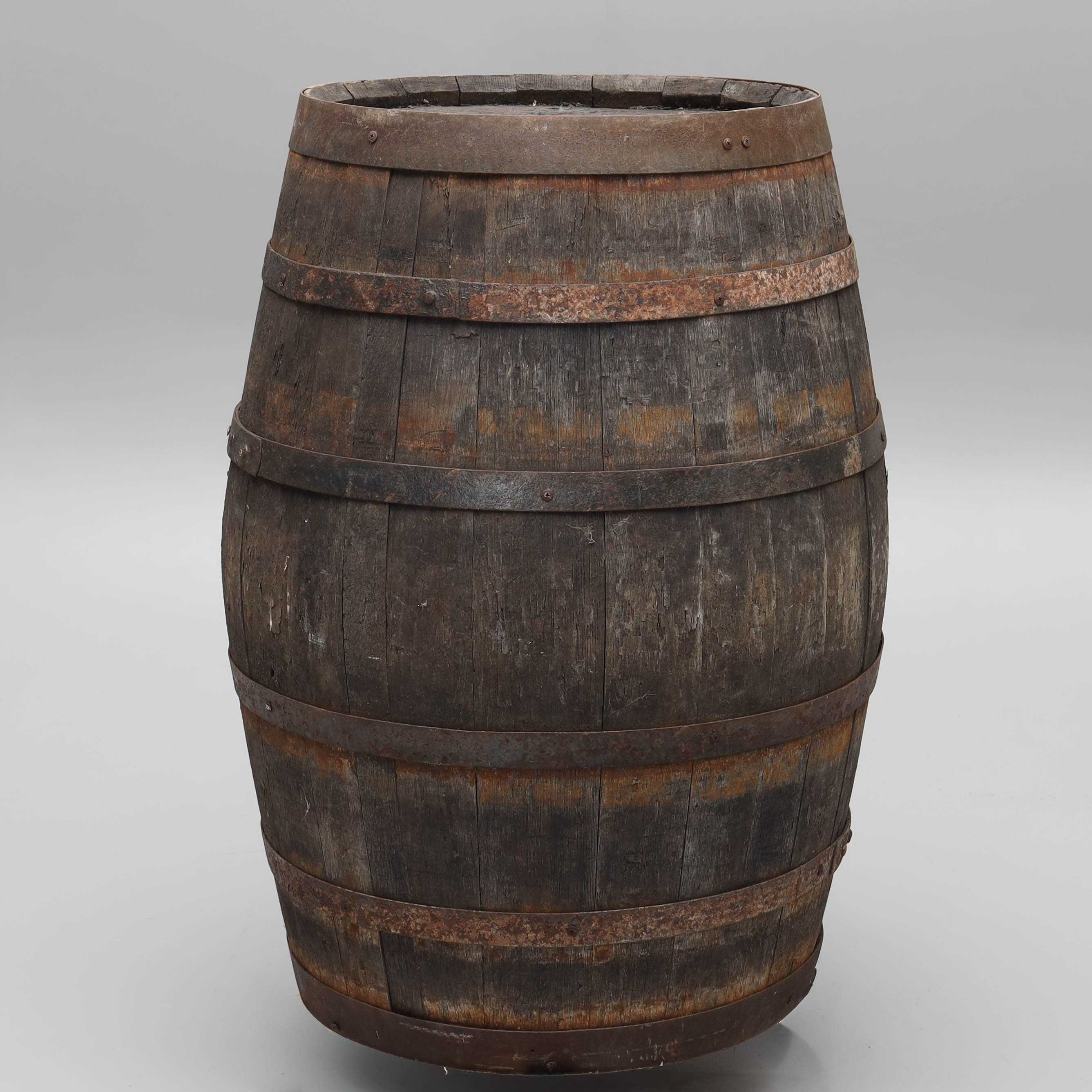 TRÄTUNNA/EKFAT, med järnband.