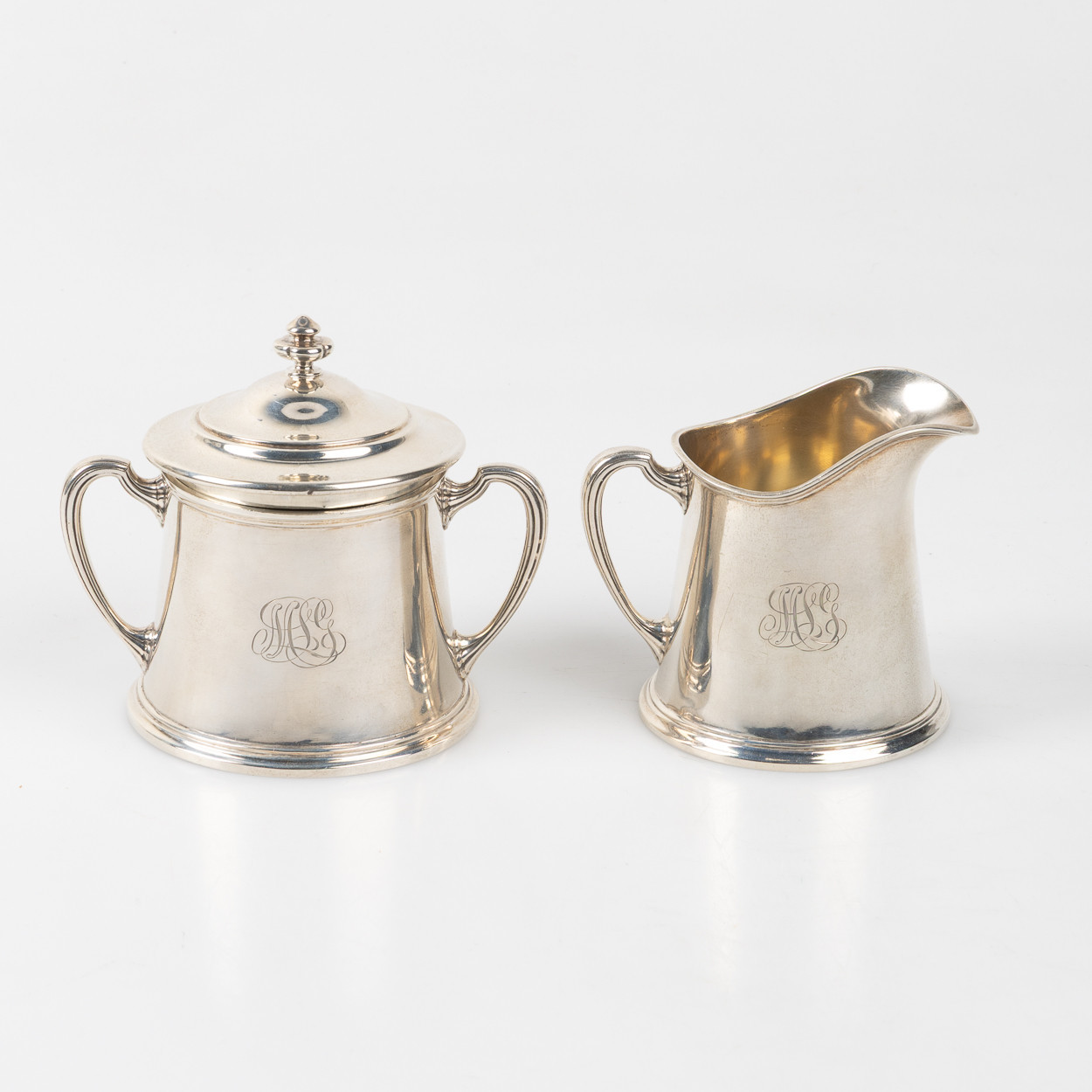 REED & BARTON, USA, sockerskål och gräddsnipa, sterling silver.