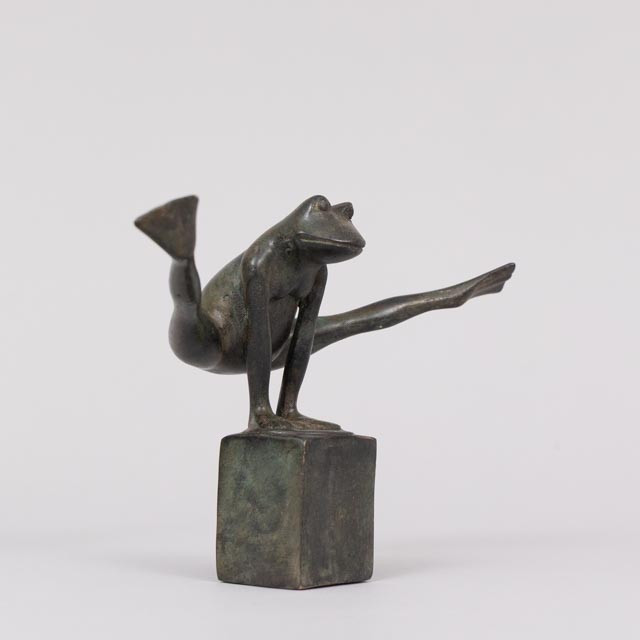 SKULPTUR, "Look at my legs", grönpatinerad brons, stämplad APG.