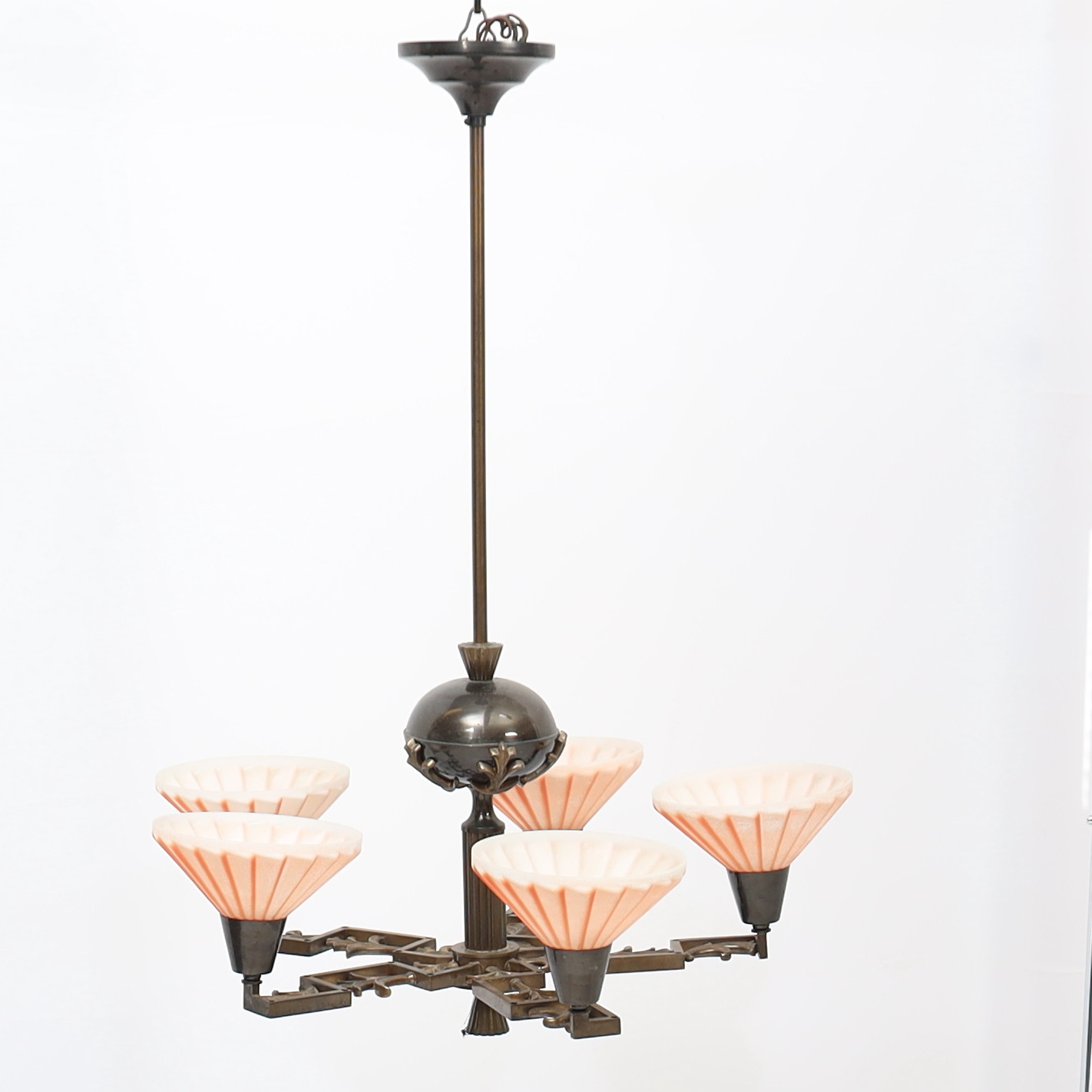 TAKLAMPA, Art deco, patinerad mässing, kupor av glas.