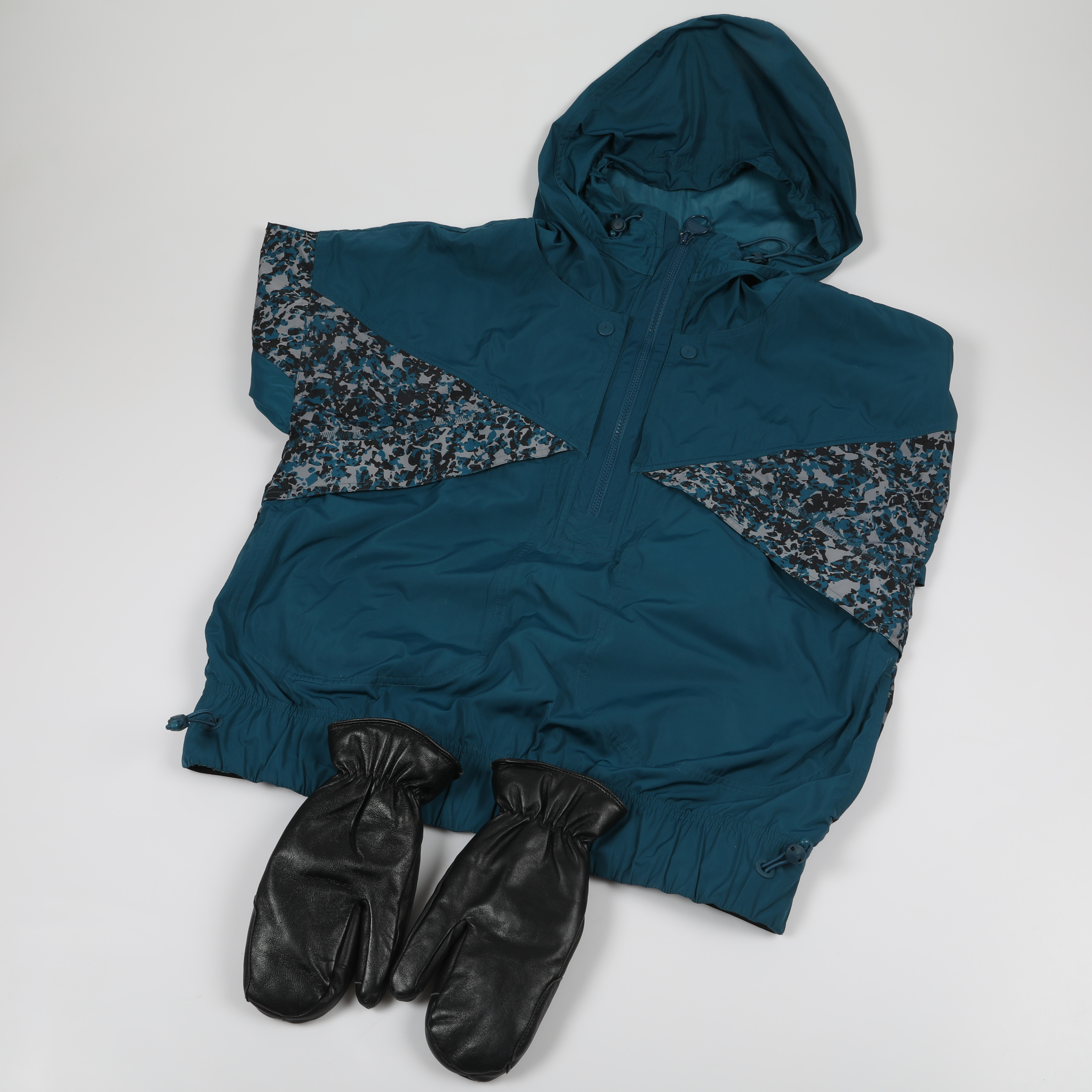 STELLA MCCARTNEY. Fritidsjacka med kapuschong, "StellaSport", Adidas.