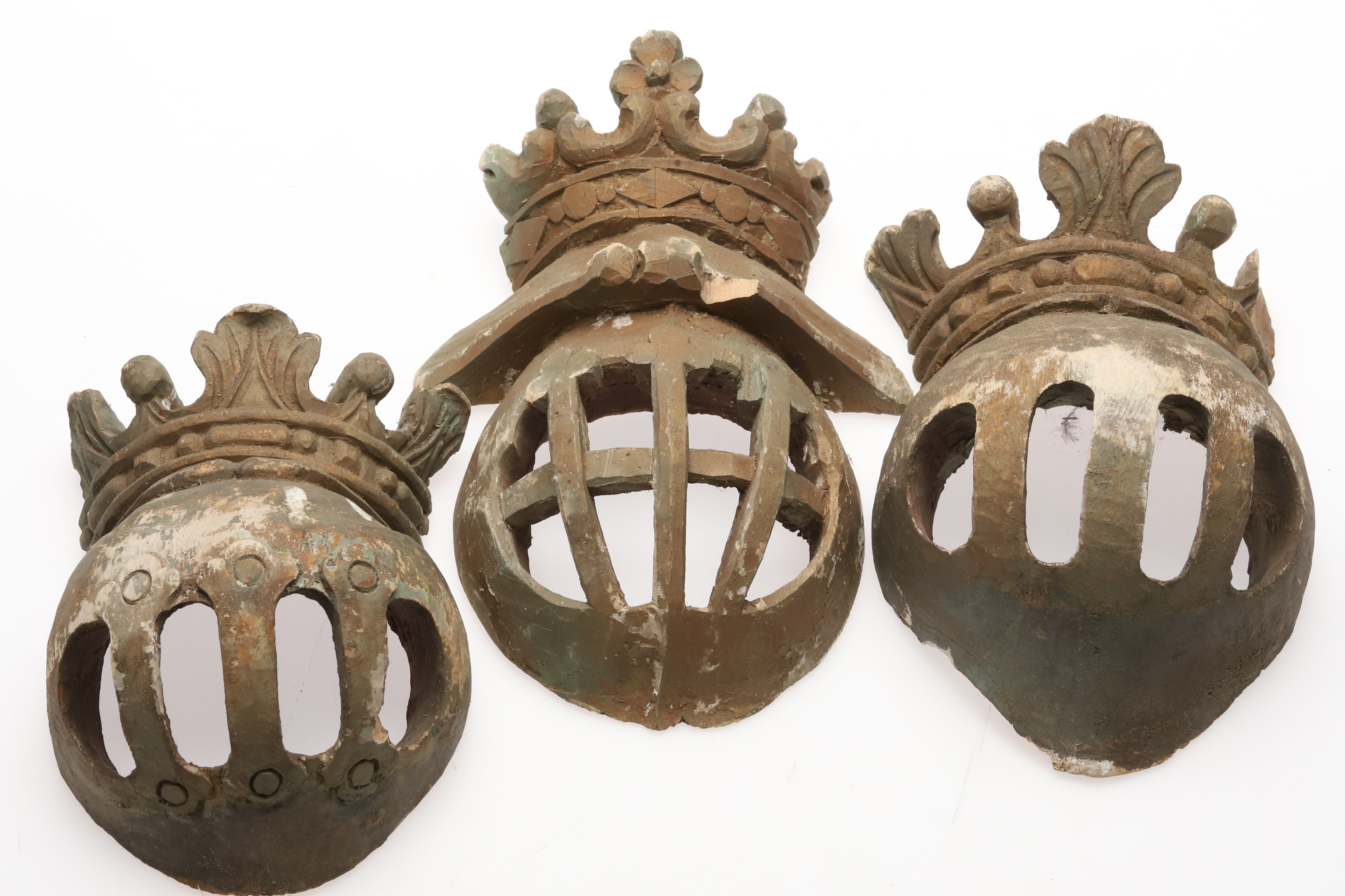 DEKORELEMENT, 3 st, skuret trä, 17/1800-tal.