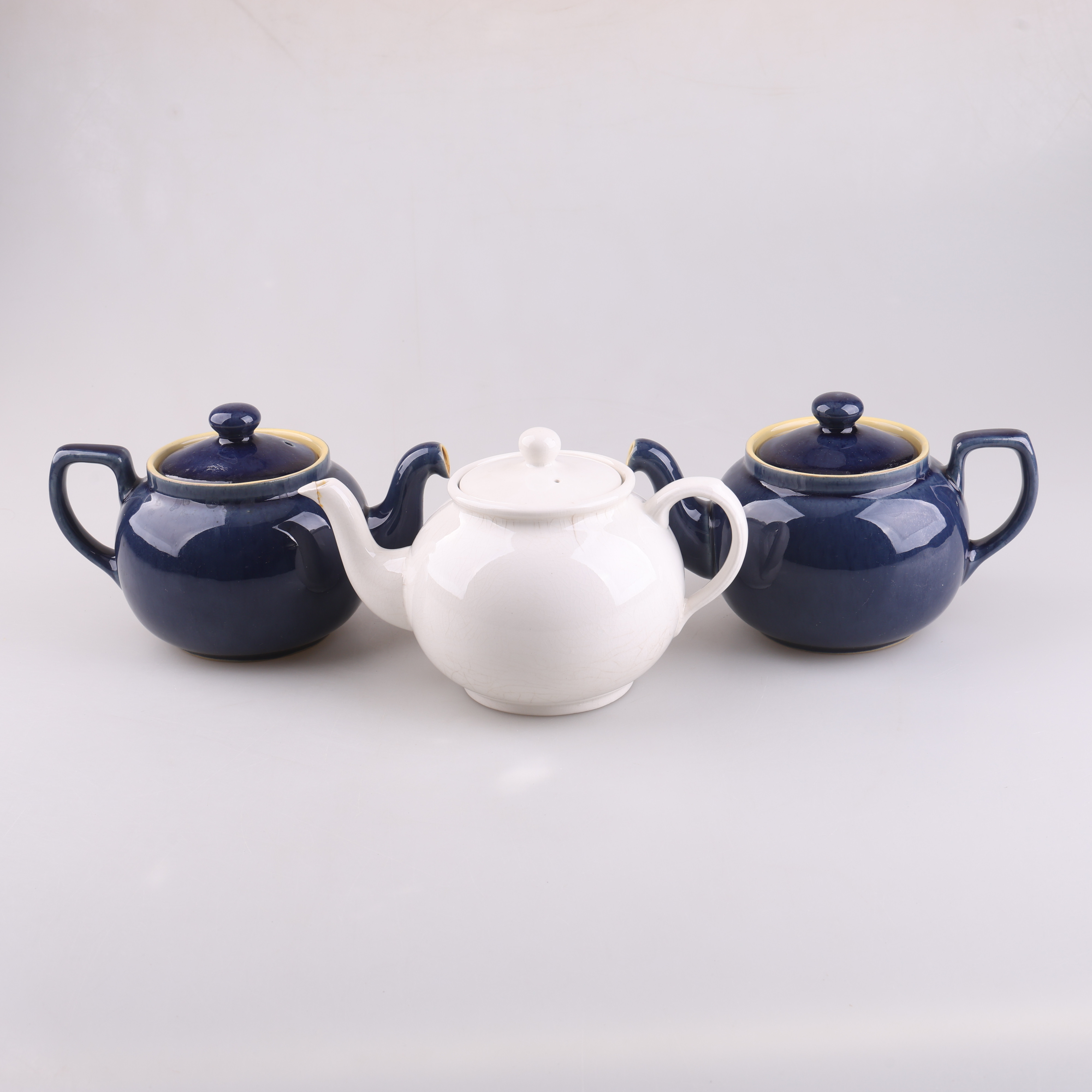TEKANNOR, 3 stycken, Denby Stoneware, Arthur Wood, England.