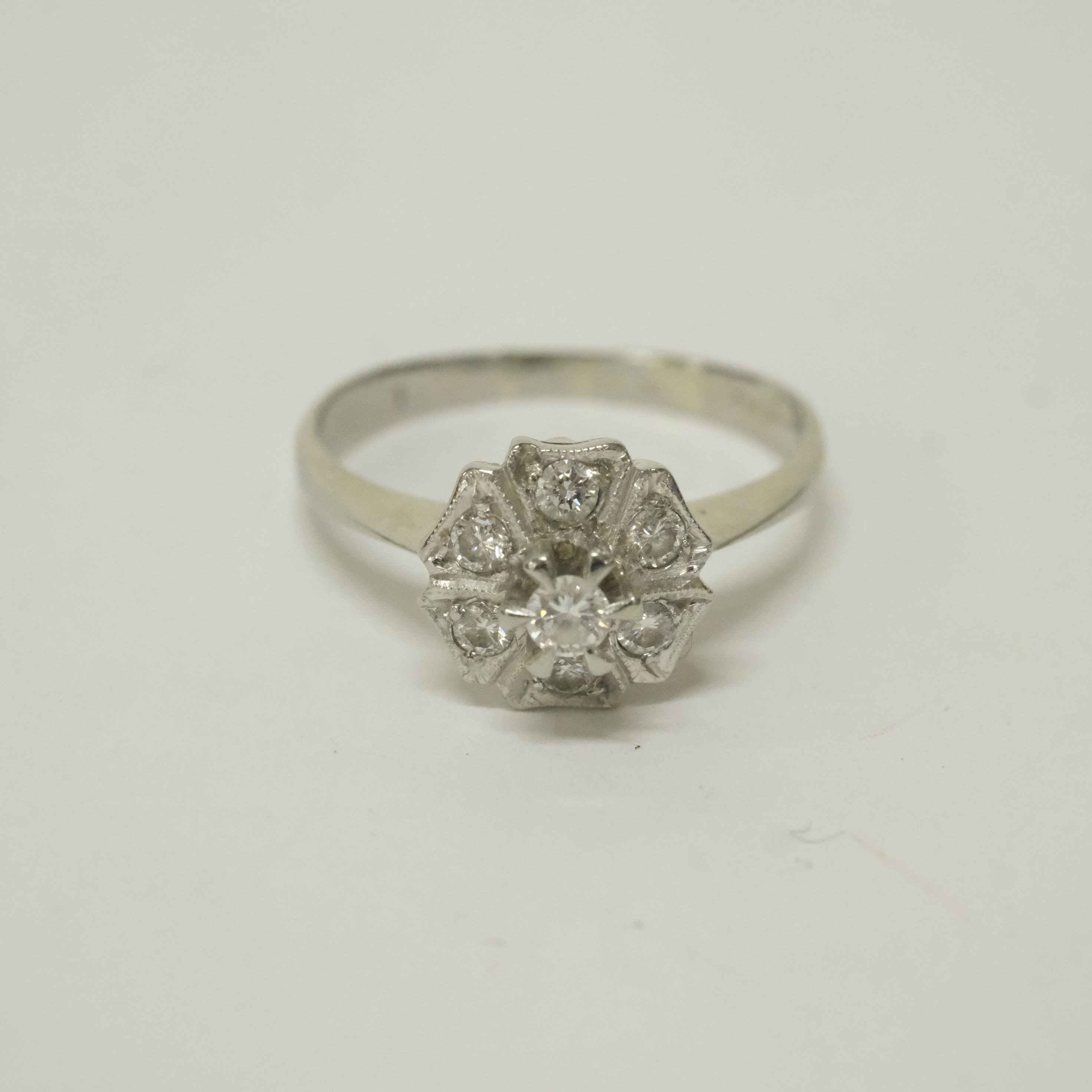 CARMOSÉRING MED DIAMATER, 18K VITT GULD.