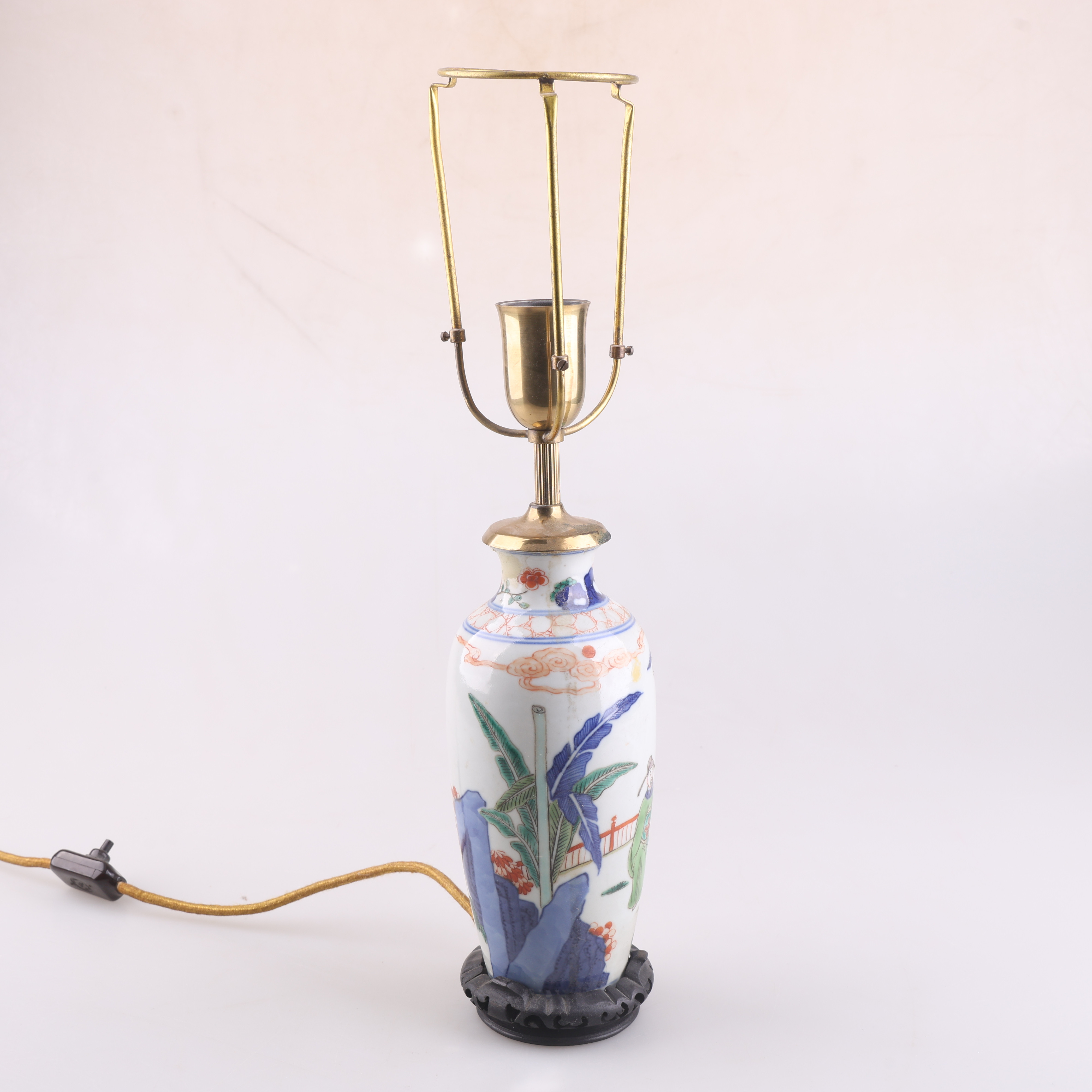 BORDSLAMPA, porslin/mässing, Kina, 1900-talet mitt.