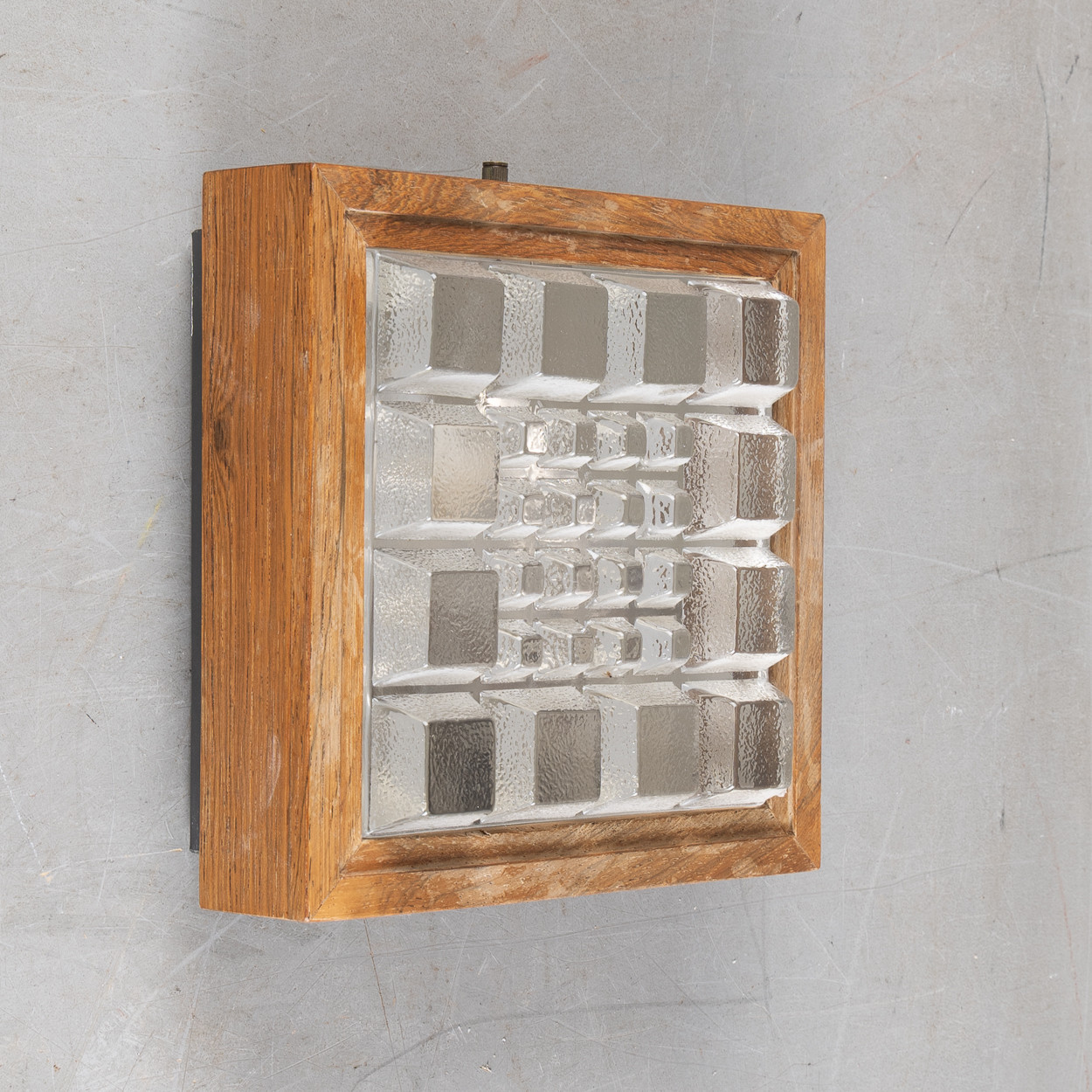 VÄGGLAMPA, trä samt glas, 1900-talets andra hälft.