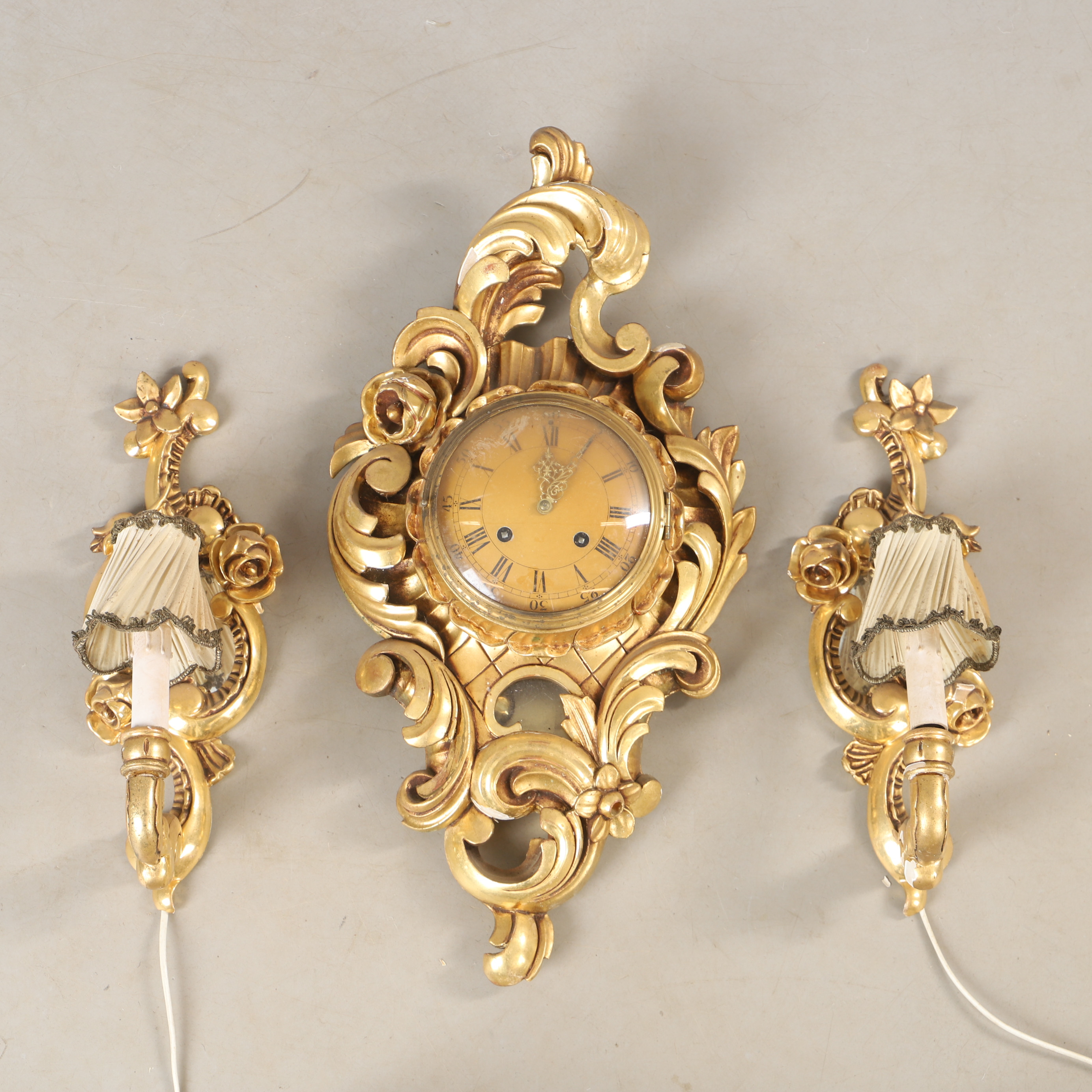 VÄGGUR MED LAMPETTER, förgyllda, Vesterstrad Törreboda, 1900-talets mitt.