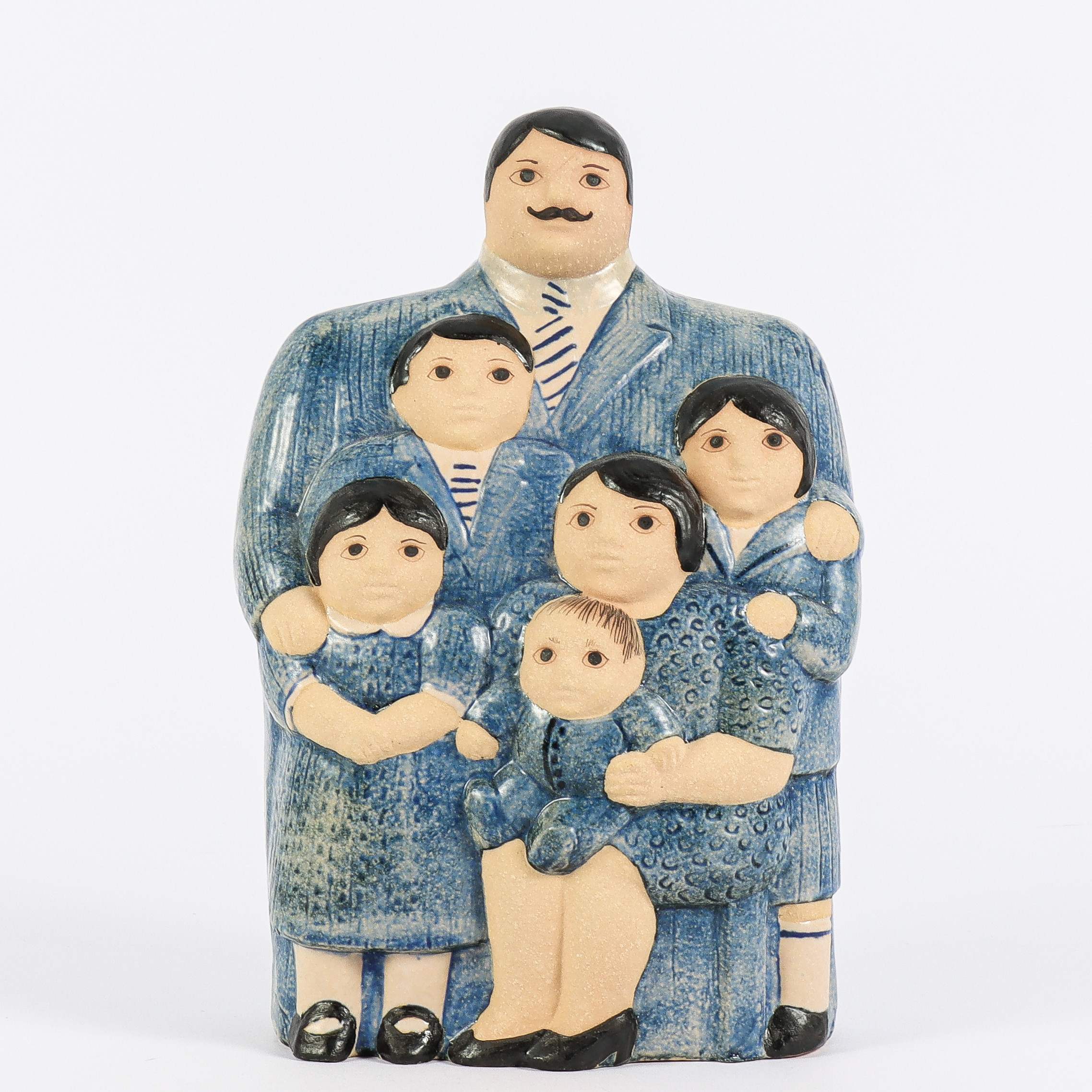 LISA LARSON. "familjen", stengods, Gustavsberg.