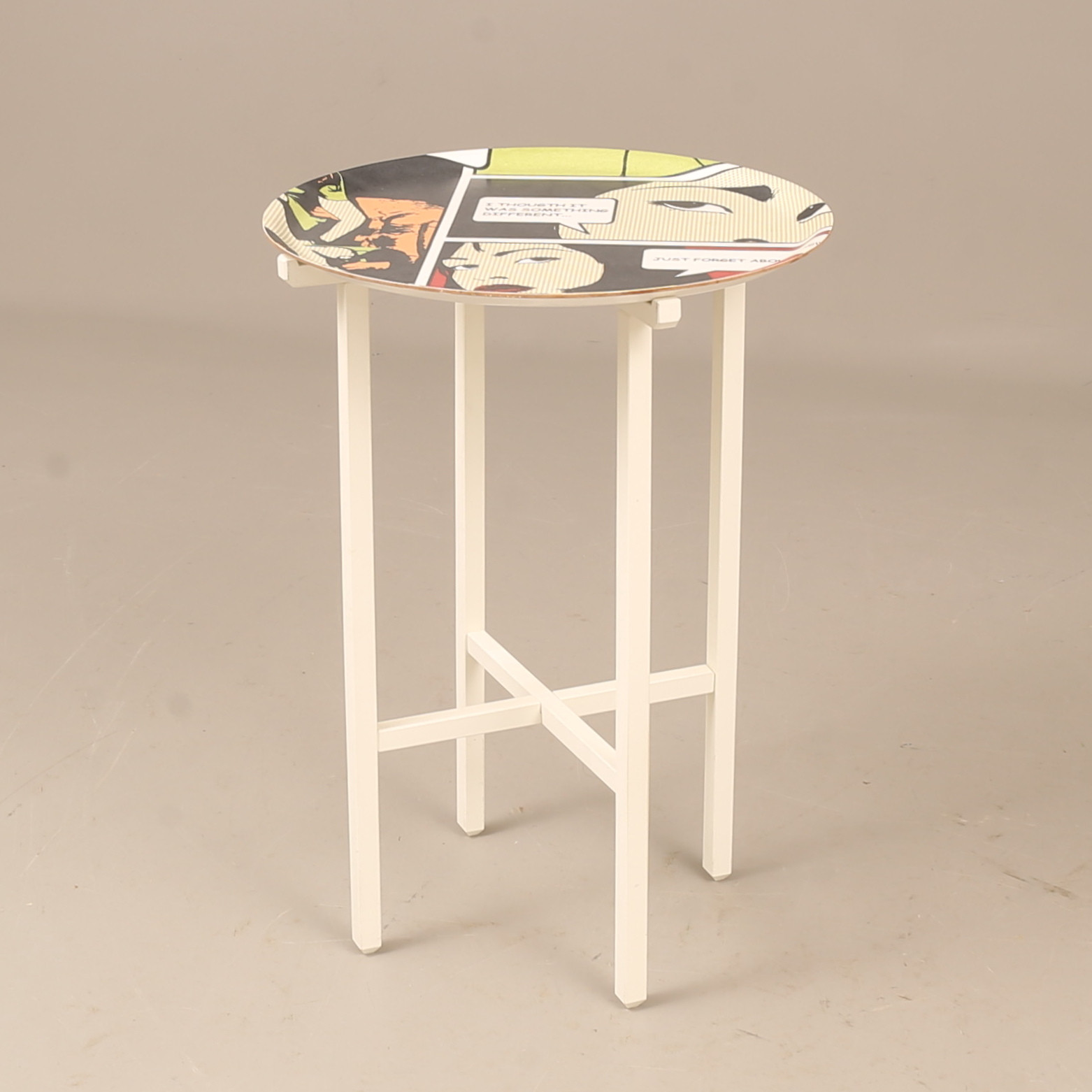 BRICKBORD, stomme i trä, Bengt Hjertén, motiv av Roy Lichtenstein, nutida.