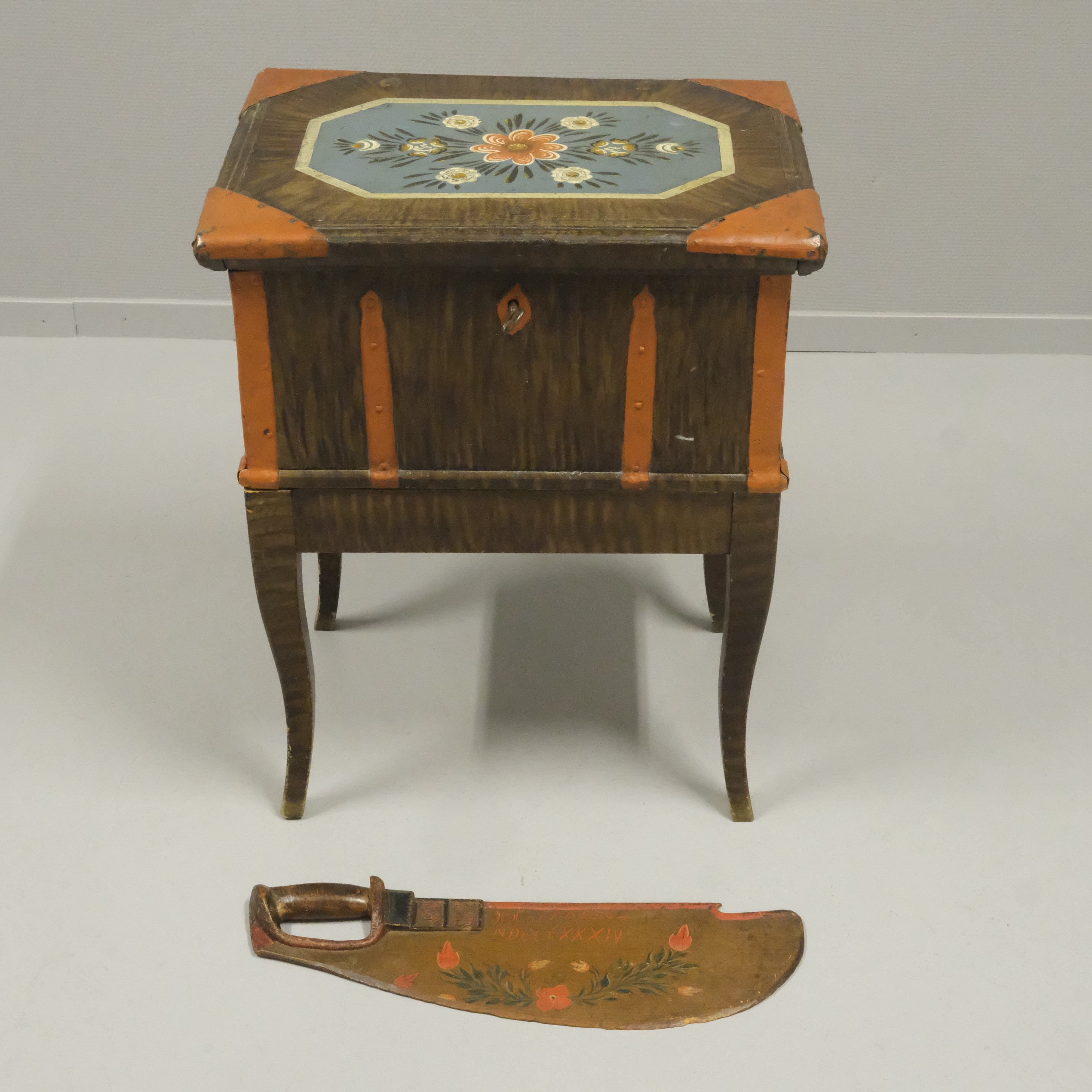 KISTA SAMT SKÄKTETRÄ, 1800-TAL.