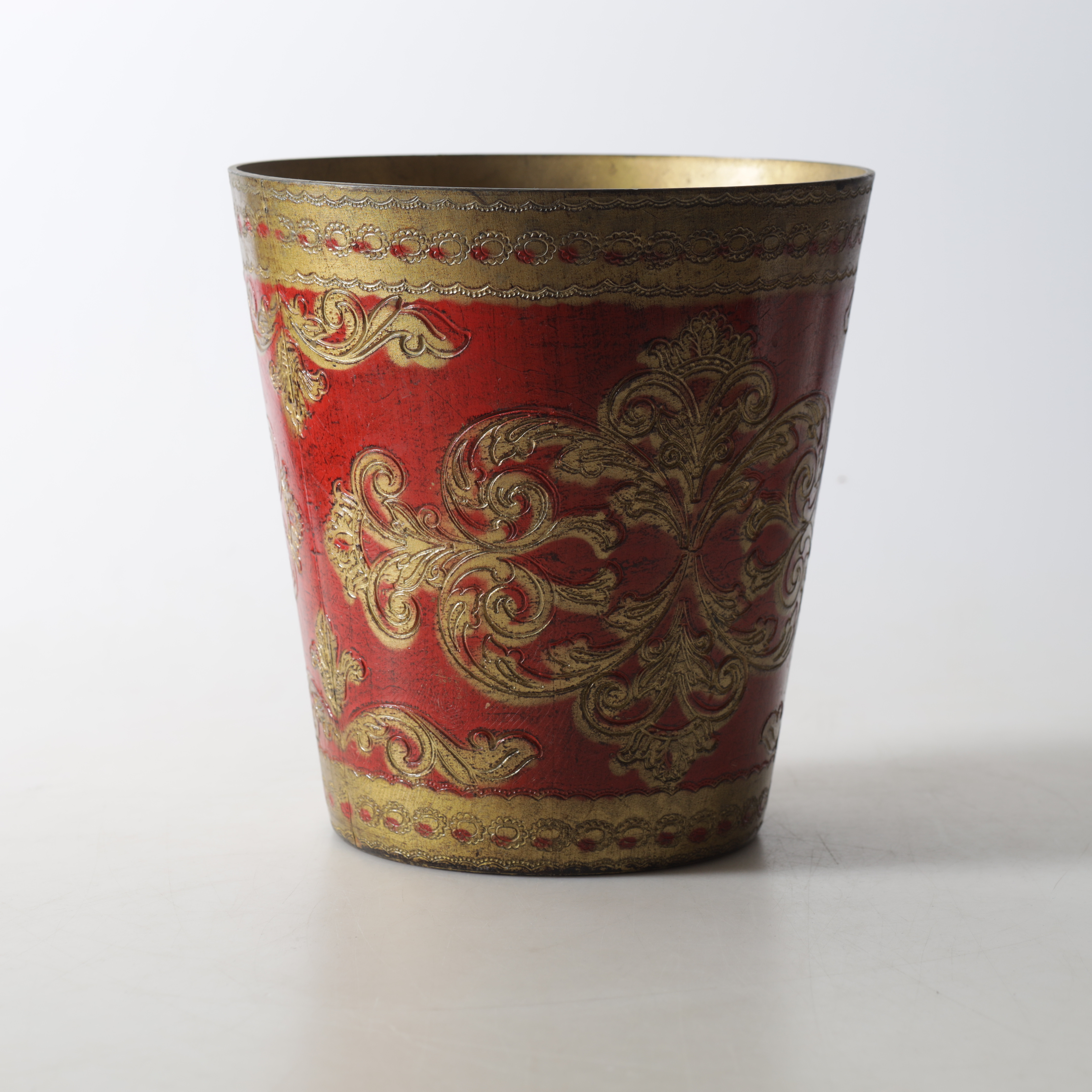 PAPPERSKORG, plast, Florence, Italien, 1900-talets andra hälft.