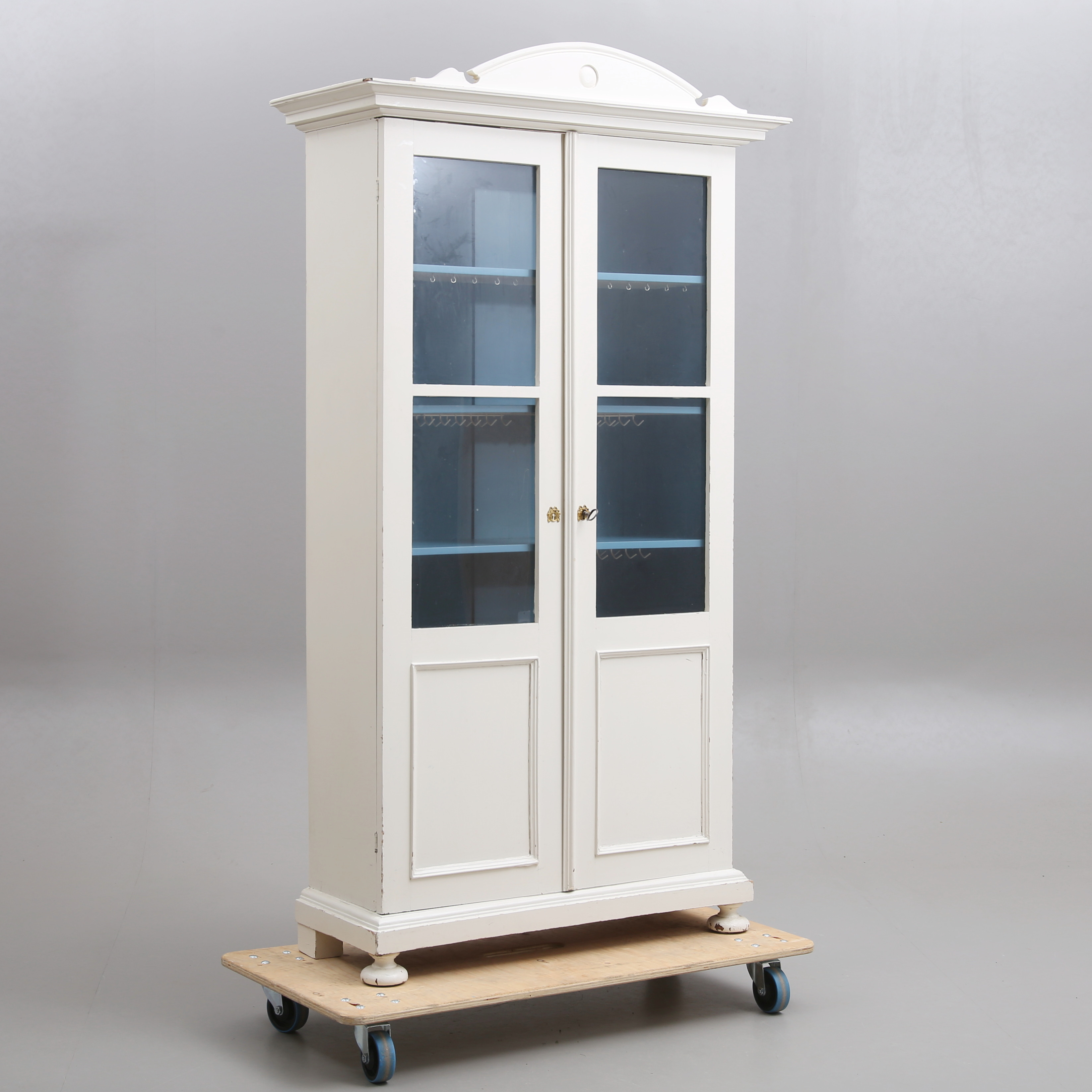 VITRINSKÅP, nyrenässans, 1800/ 1900-tal.