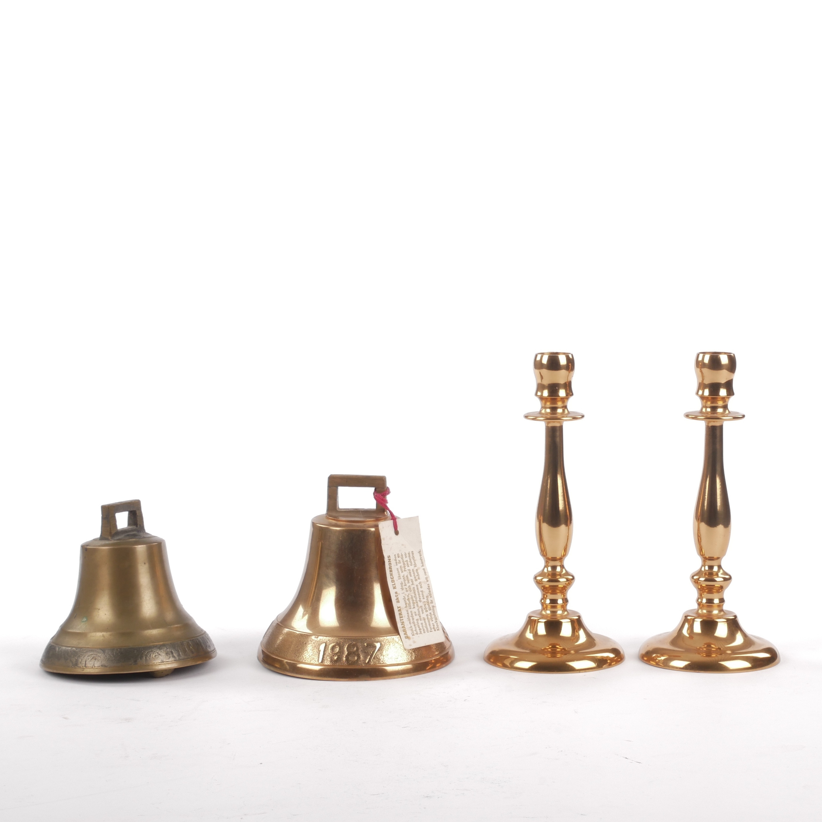 LJUSSTAKAR OCH KLOCKOR, 4 st, mässing, 1980-tal.