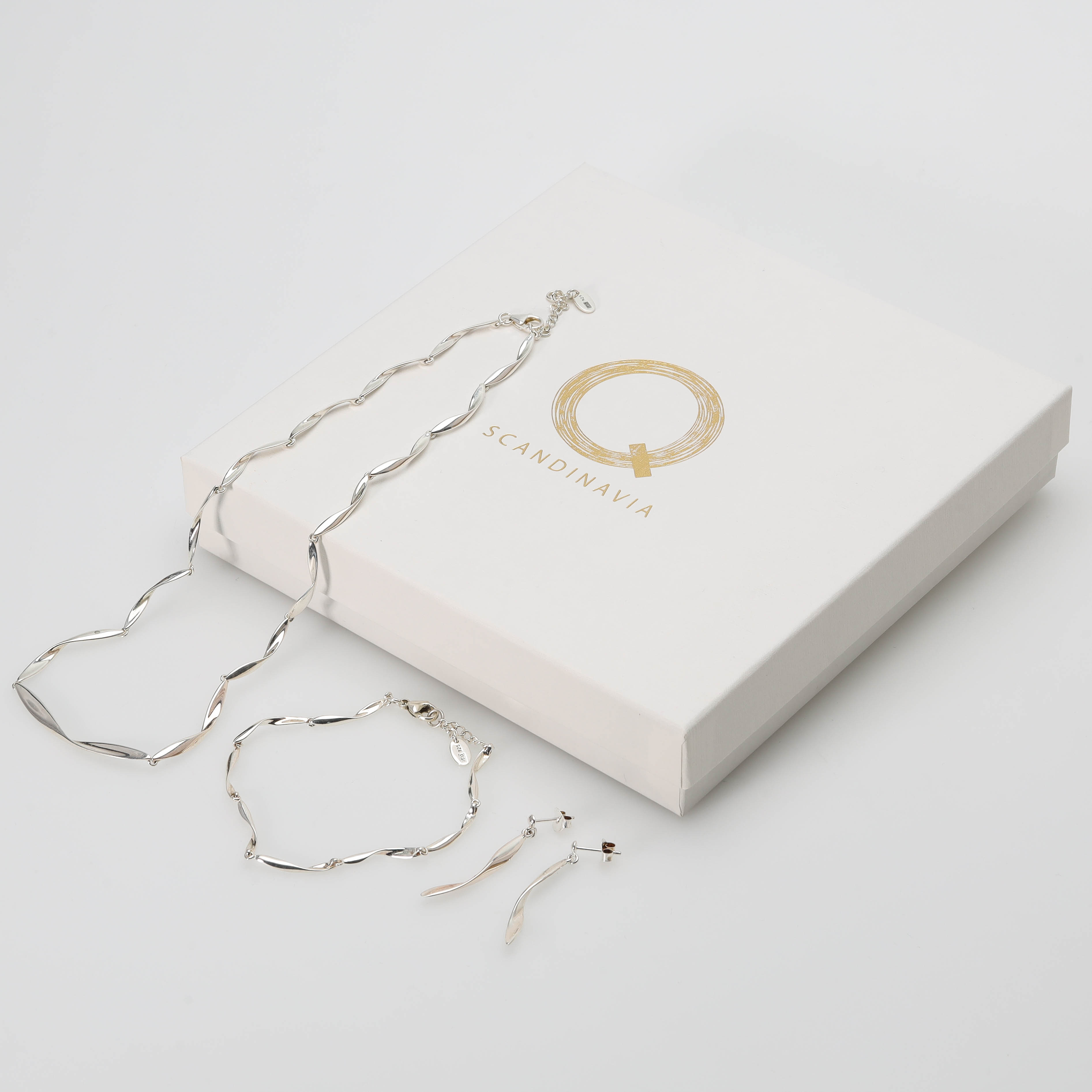 COLLIER, ARMBAND samt ÖRHÄNGEN, 3 delar, sterlingsilver.