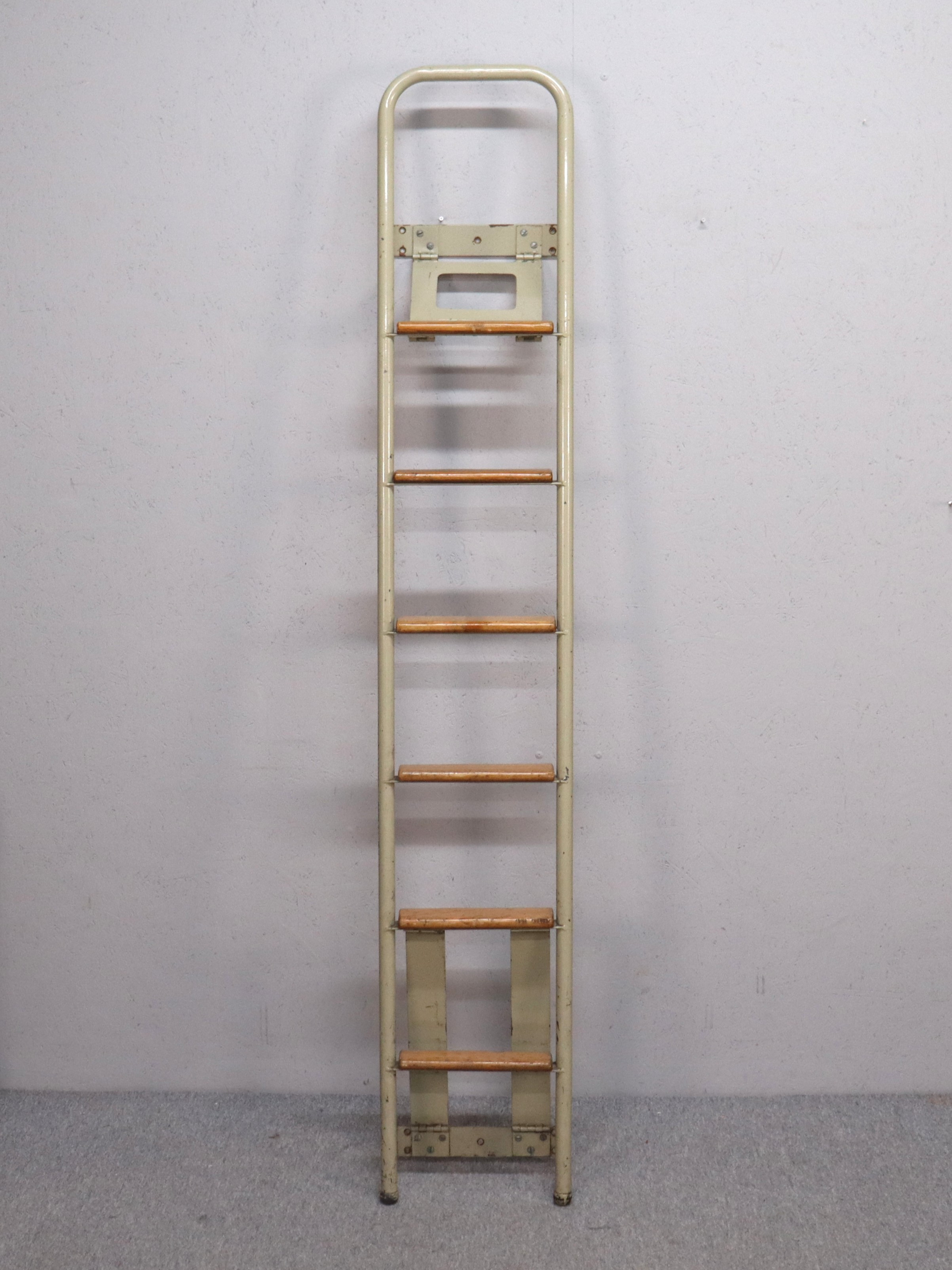 STEGE, från SJ tågvagn, stål och mahogny, 1930/40-tal.