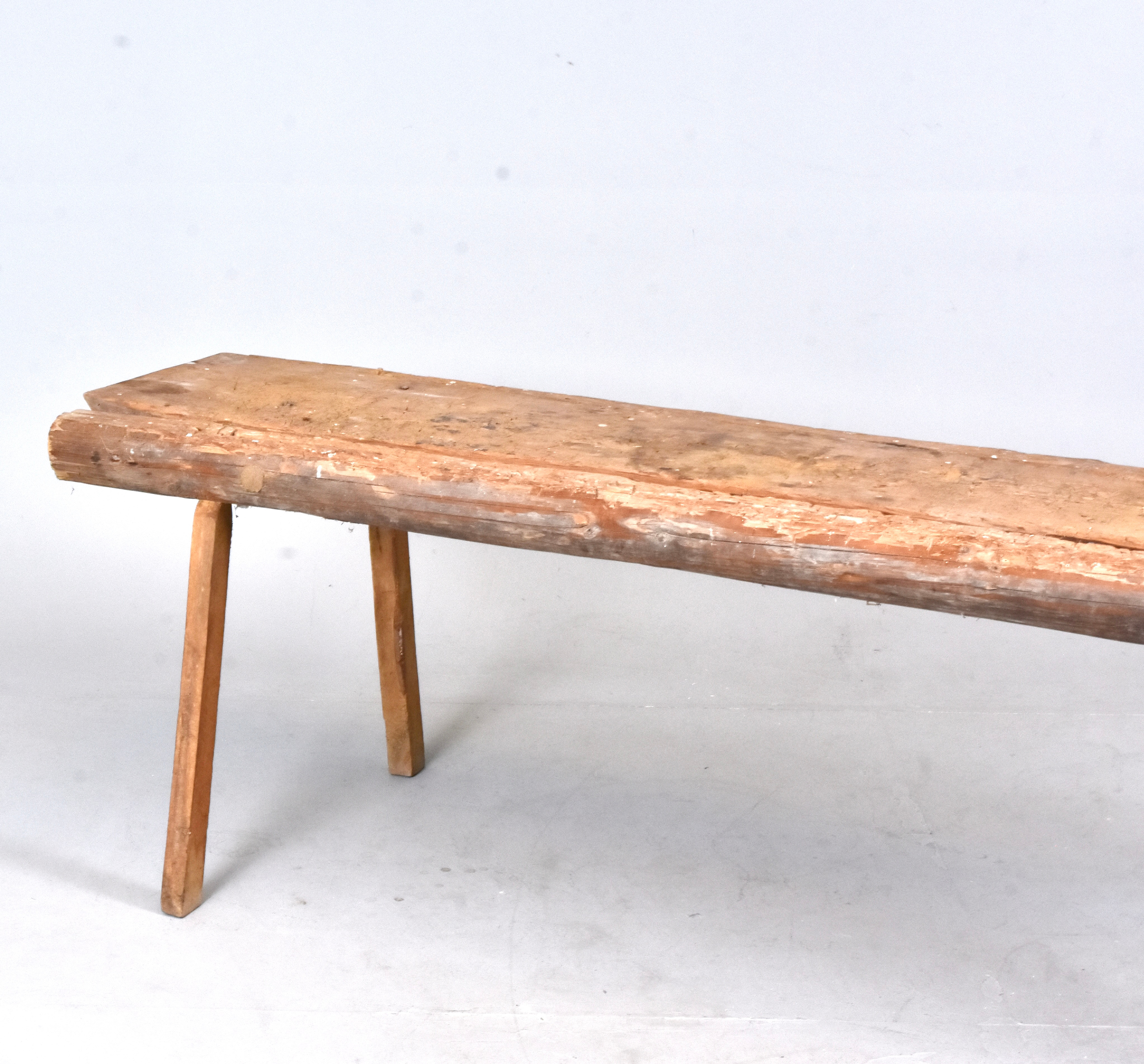 SLAKTARBÄNK, fur, allmoge, 1800-tal.